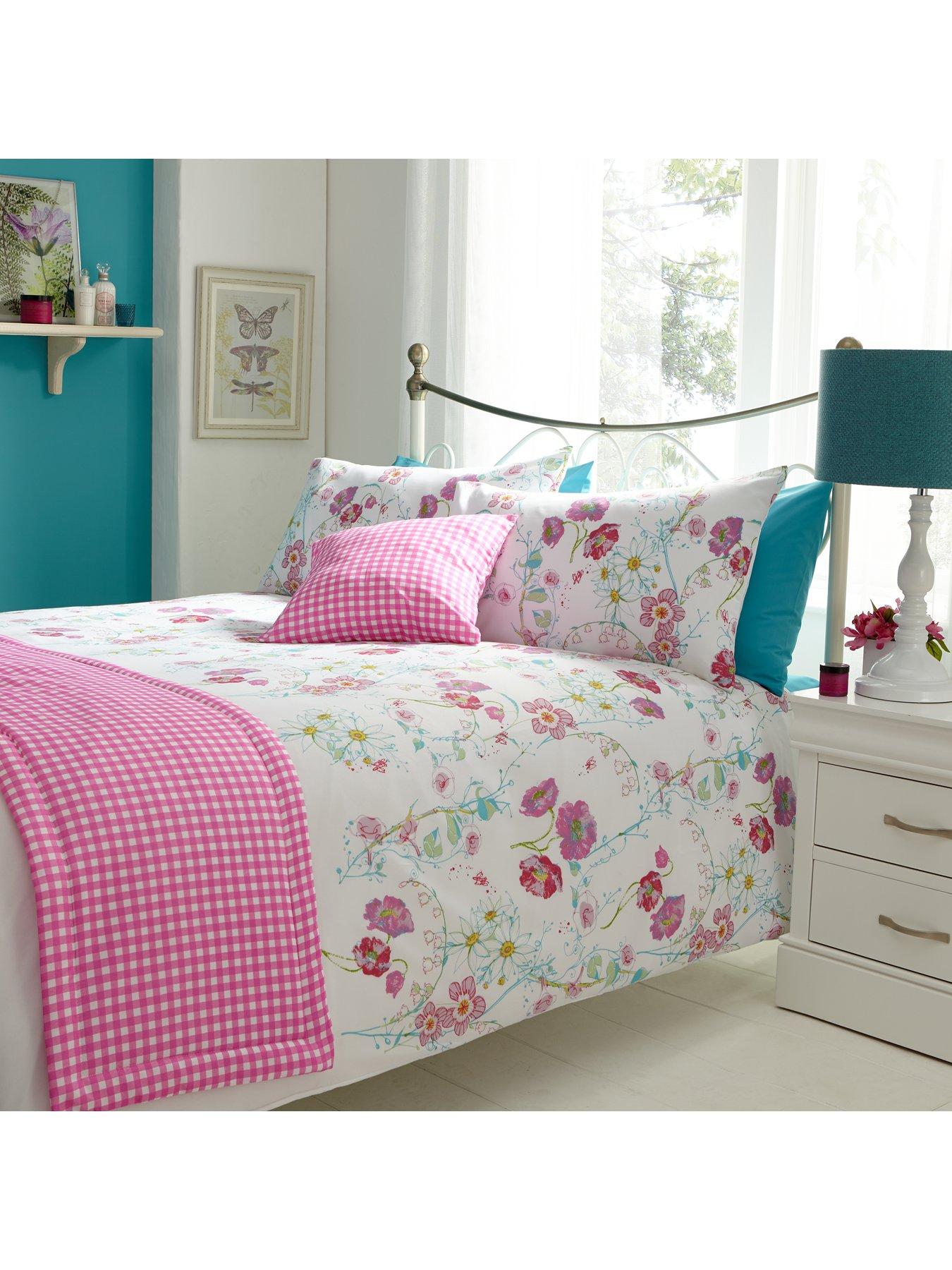 http://media.very.co.uk/i/very/6VMPW_SQ1_0000000029_MULTI_RSr/floral-bed-in-a-bag-duvet-set-multi.jpg?$234x312_standard$&$roundel_very$&p1_img=sale_roundel