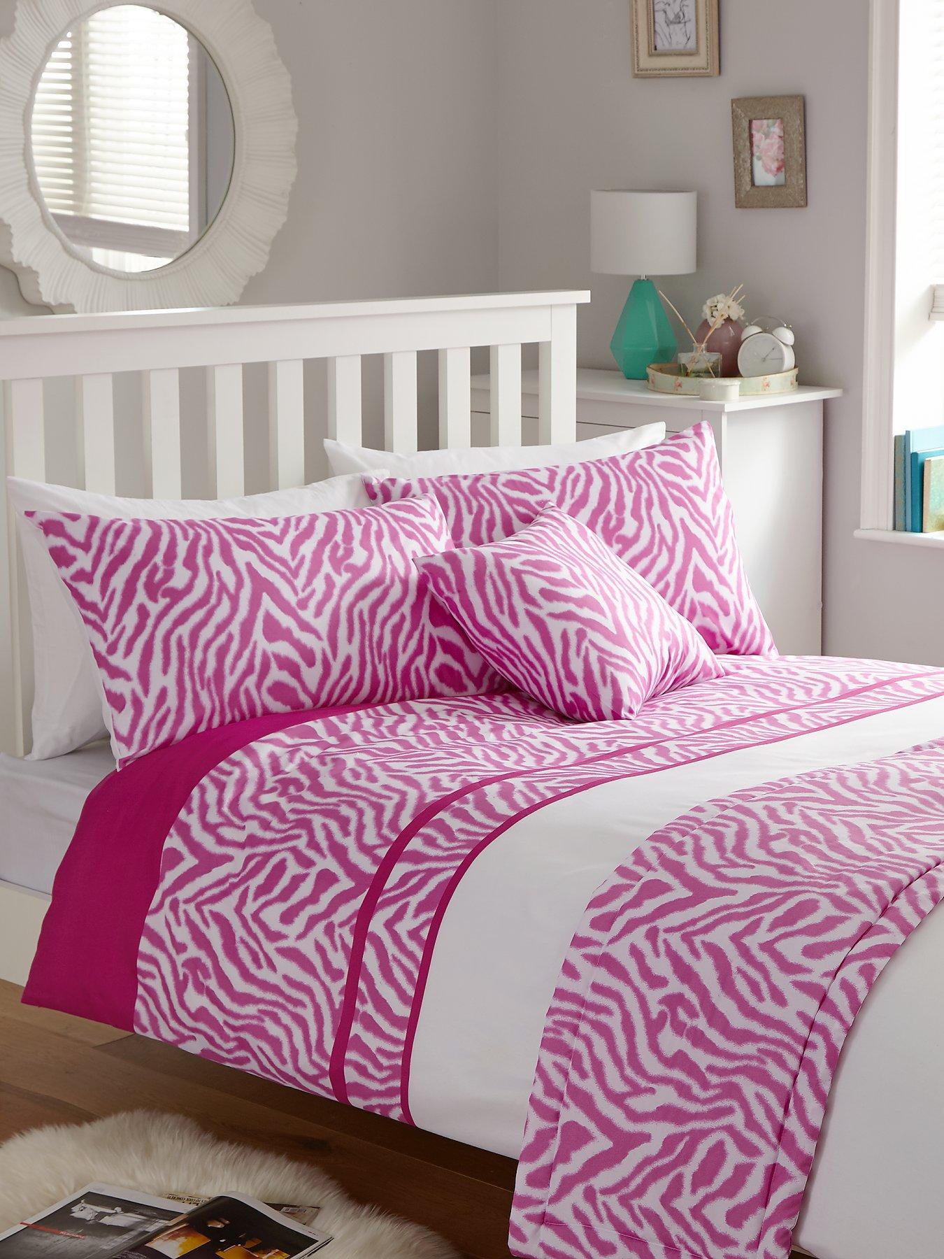 http://media.very.co.uk/i/very/B017P_SP101_18_6DRY9/animal-bed-in-a-bag-pink.jpg?$234x312_standard$&$roundel_very$&p1_img=sale_roundel