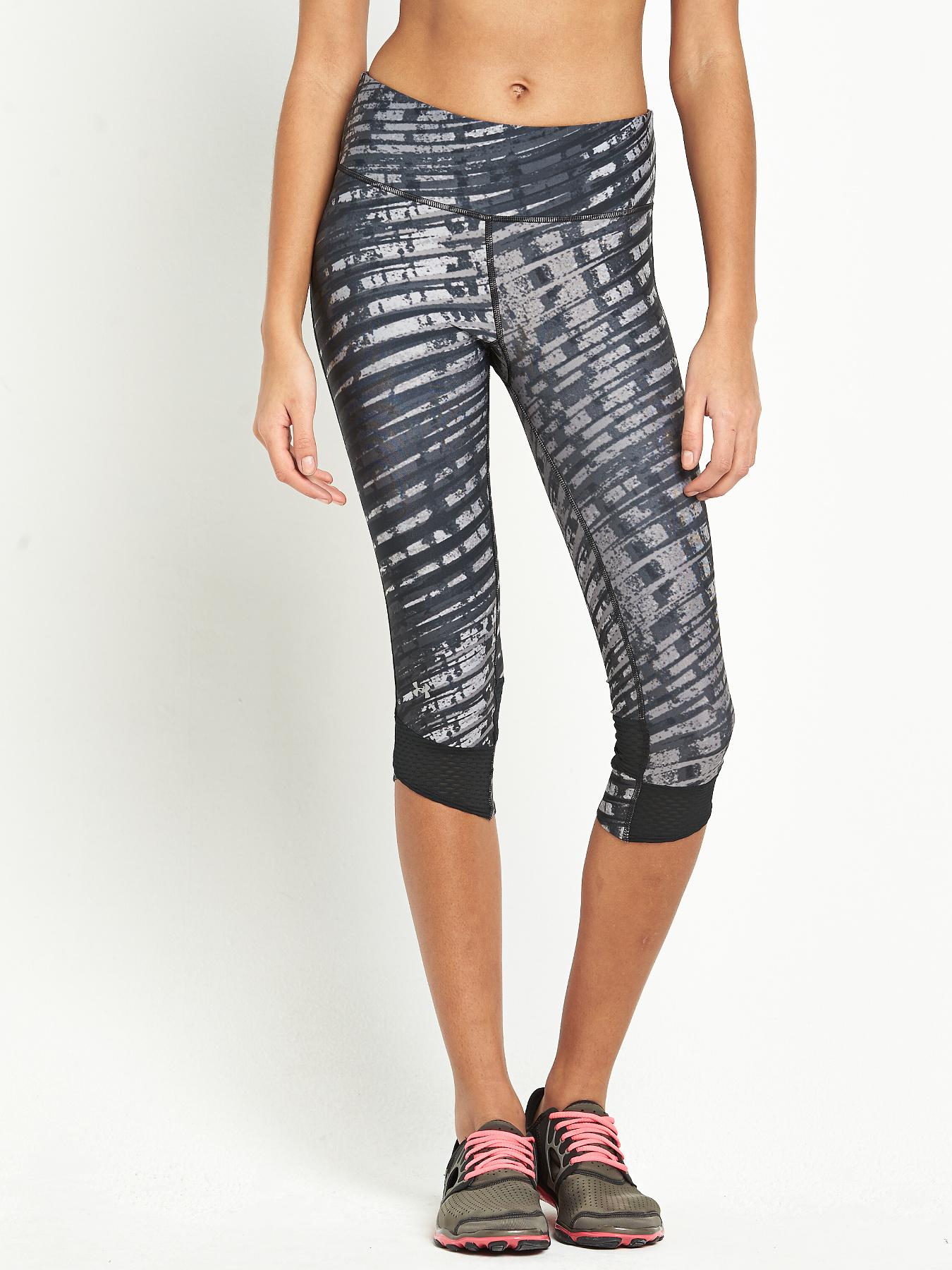 UNDER ARMOUR Fly By Capri - Black, Black UNDER ARMOUR Fly By Capri - Black, Black