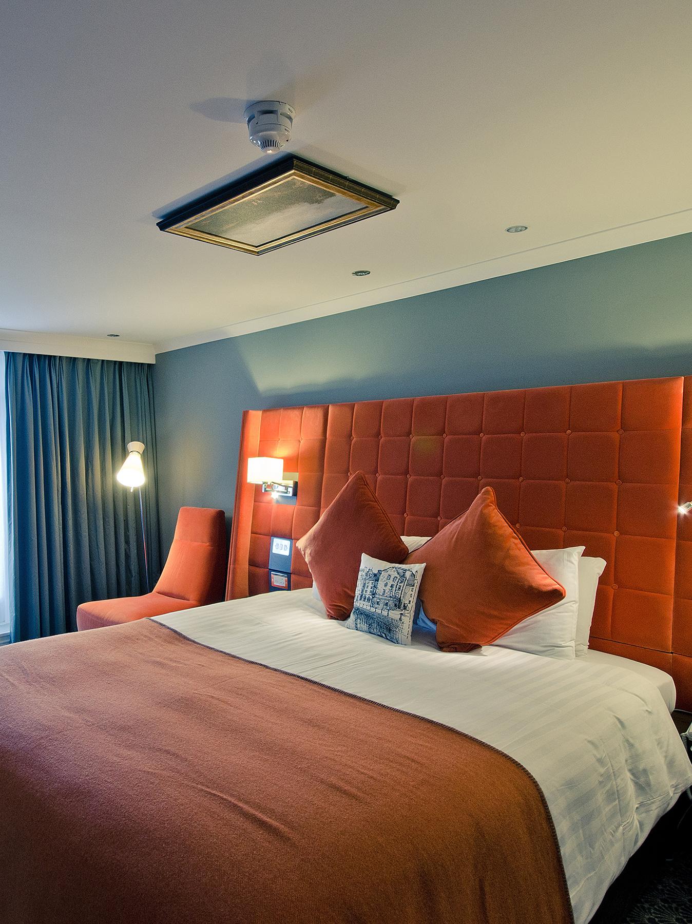 Virgin Experience Days One Night Break with Dinner for Two at the Mercure Edinburgh City Hotel Virgin Experience Days One Night Break with Dinner for Two at the Mercure Edinburgh City Hotel