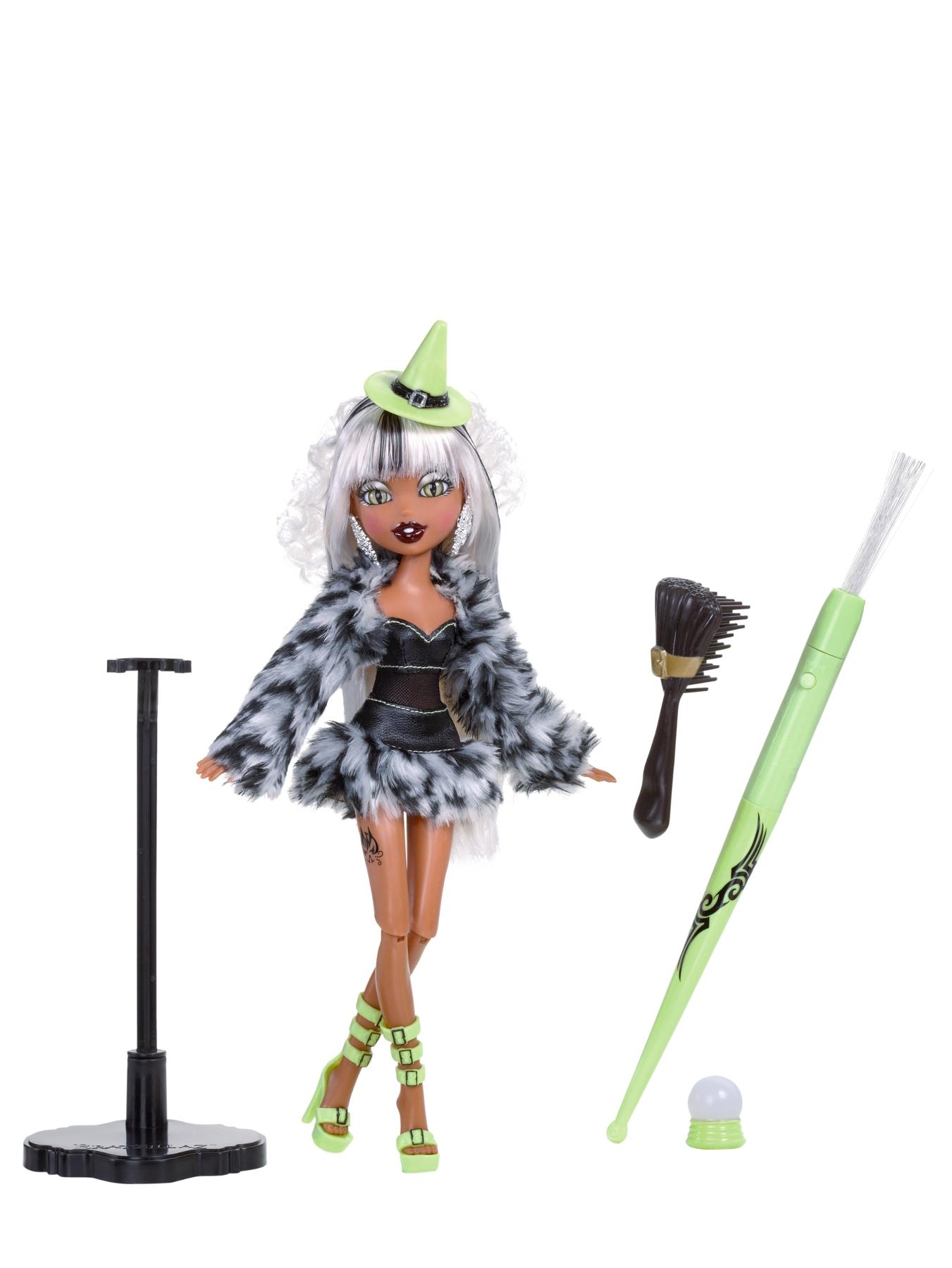 Bratzillaz Magic Night Out Doll - Sashabella Paws Bratzillaz Magic Night Out Doll - Sashabella Paws