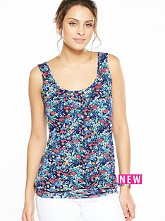 Breathe New Life into Your Look with Women’s Clothing from NY&C Enhance your wardrobe with gorgeous women’s clothing from New York & Company. From stunning dresses, tops, skirts, pants, jackets and jeans—to gorgeous accessories that include jewelry, bags, shoes and more—you’ll create a look that’s uniquely you and uniquely beautiful.