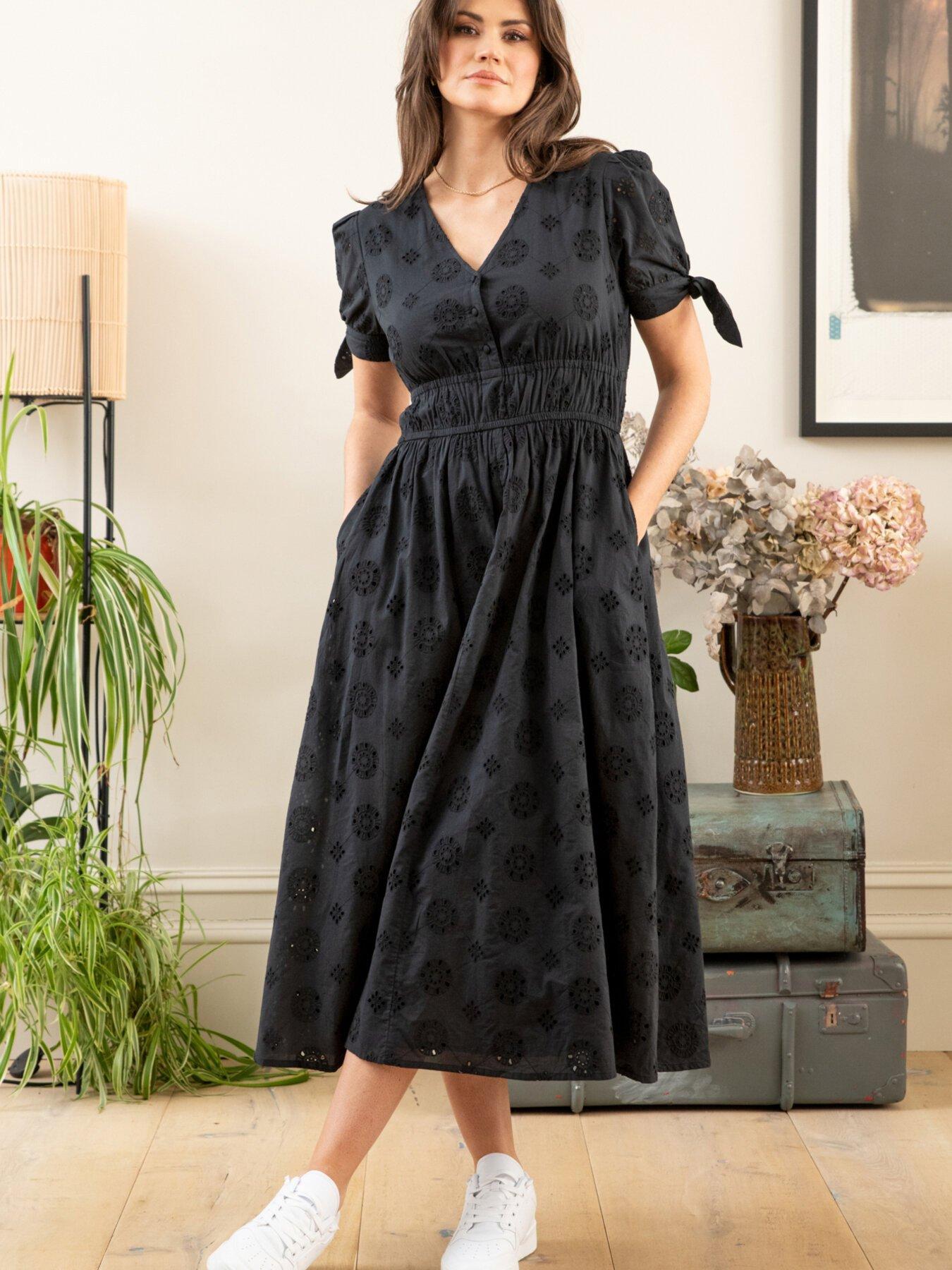 Cotton black store dress with sleeves