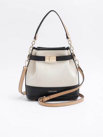 SAINT LAURENT Le 5 à 7 leather shoulder bag | Shoulder bag outfit, Bags  designer, Leather shoulder bag