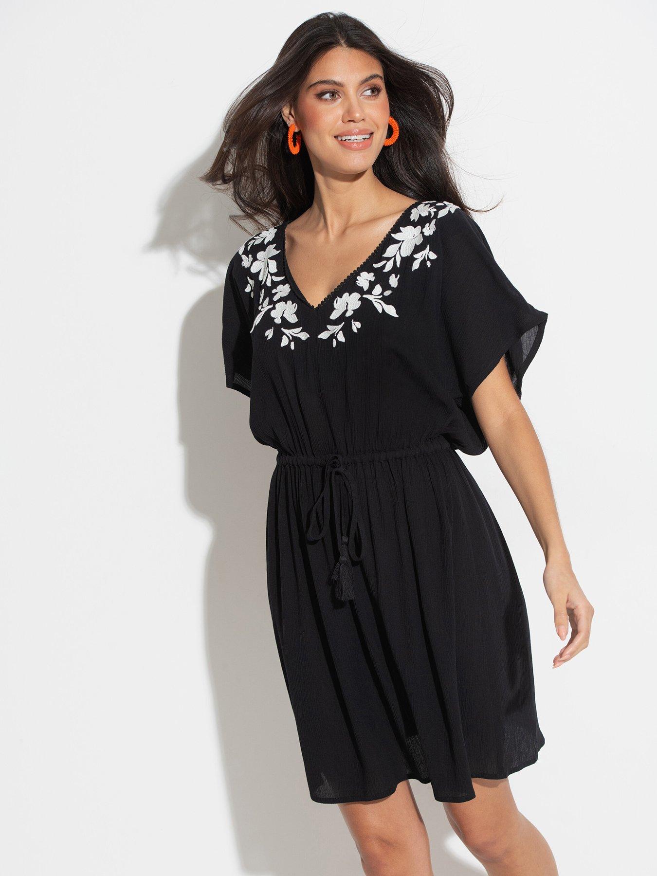 Crinkle Embroidered Beach Kaftan with LENZING ECOVERO Viscose fibres Black