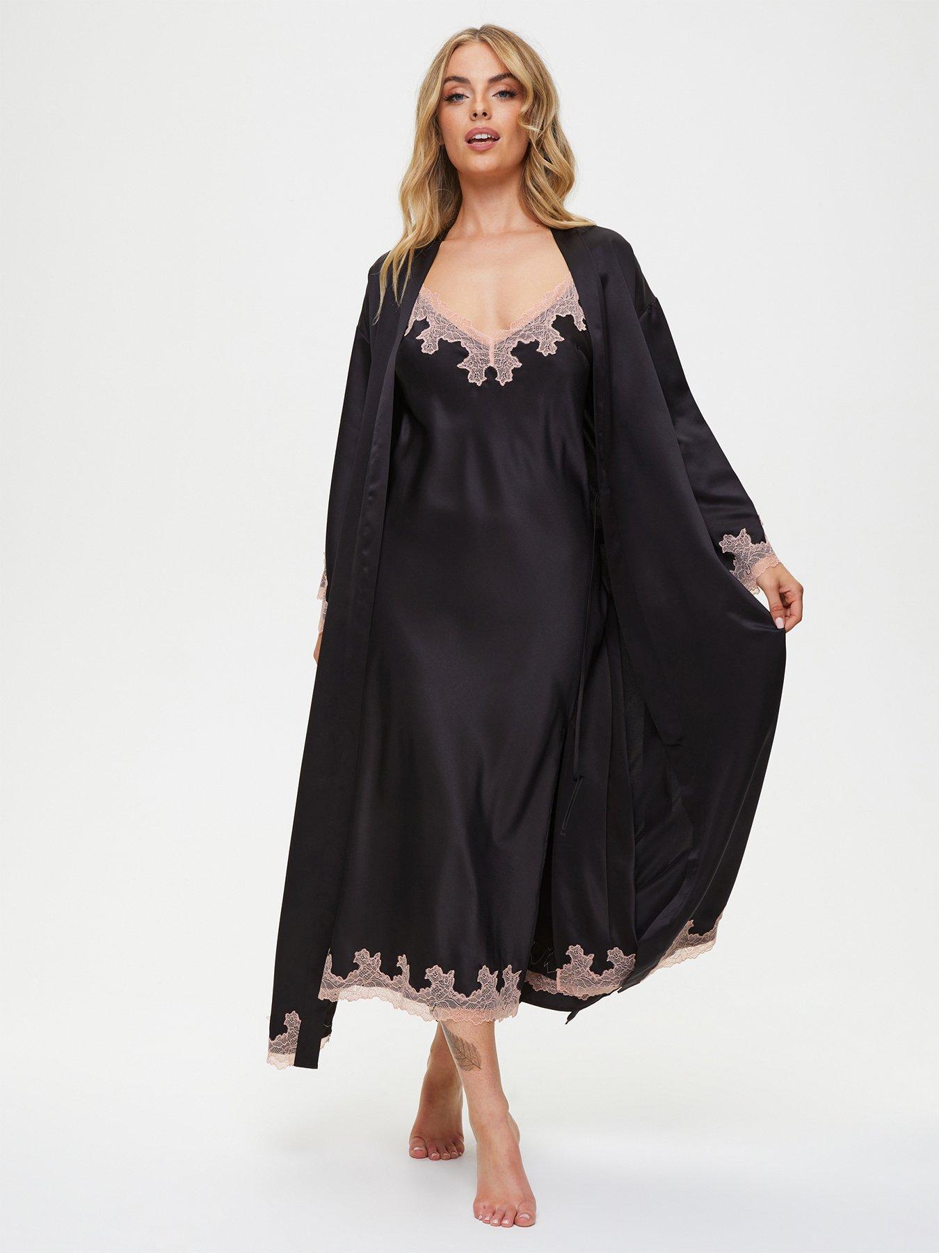 Image 3 of 5 of Ann Summers Sorella Maxi Robe - Black