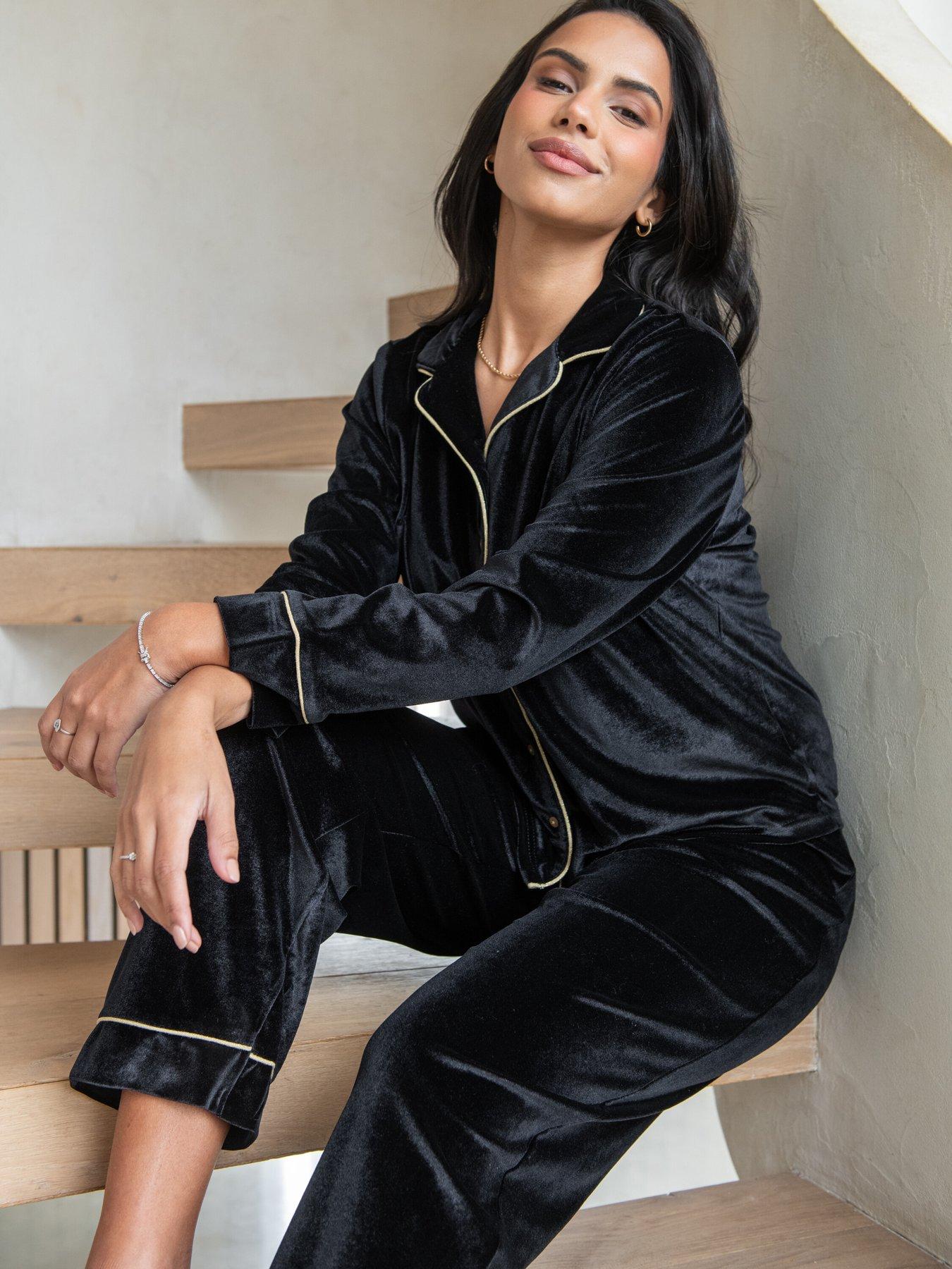 Image 3 of 4 of Pour Moi Velour Contrast Trim Pyjama Set - Black