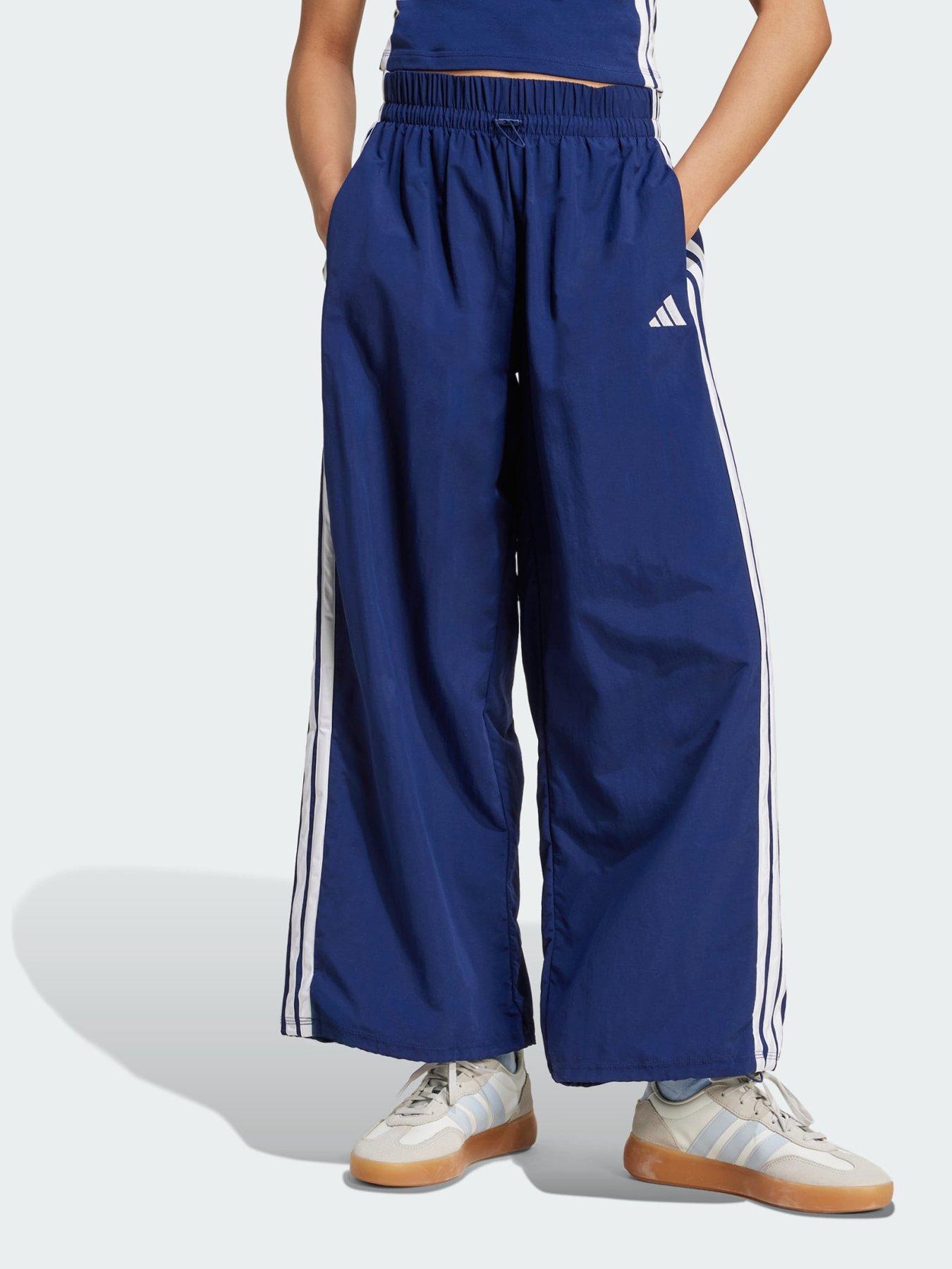 undefined Essentials 3-Stripes Lifestyle Woven Parachute Pants