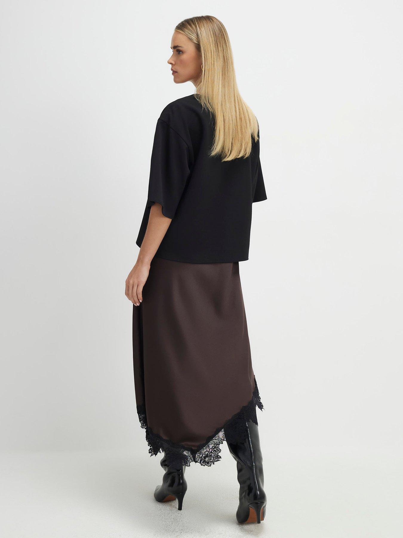 Image 2 of 4 of River Island Petite Lace Hybrid T-shirt Maxi Dress - Brown