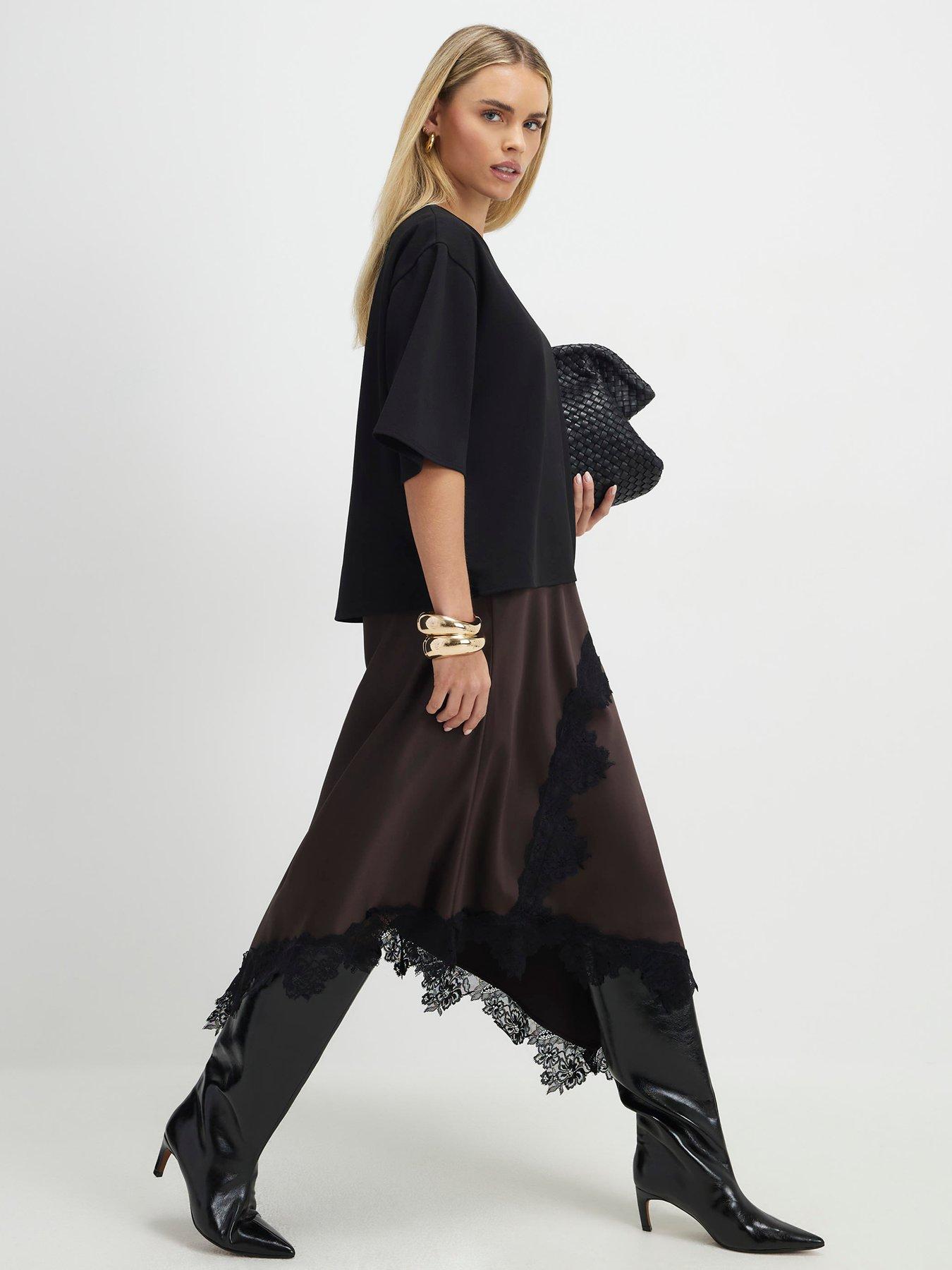 Image 3 of 4 of River Island Petite Lace Hybrid T-shirt Maxi Dress - Brown
