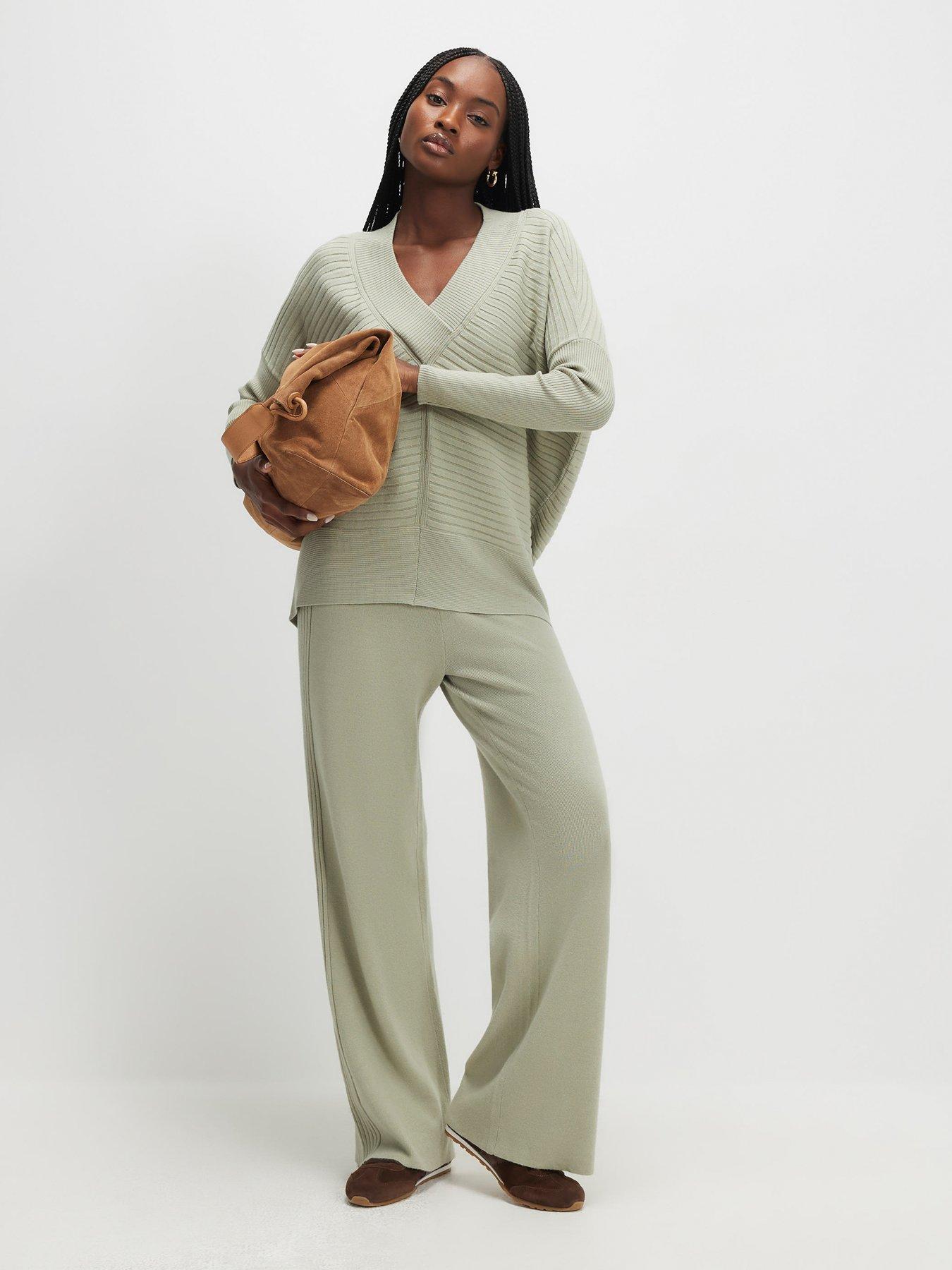 Image 3 of 4 of River Island V Neck Ribbed Jumper