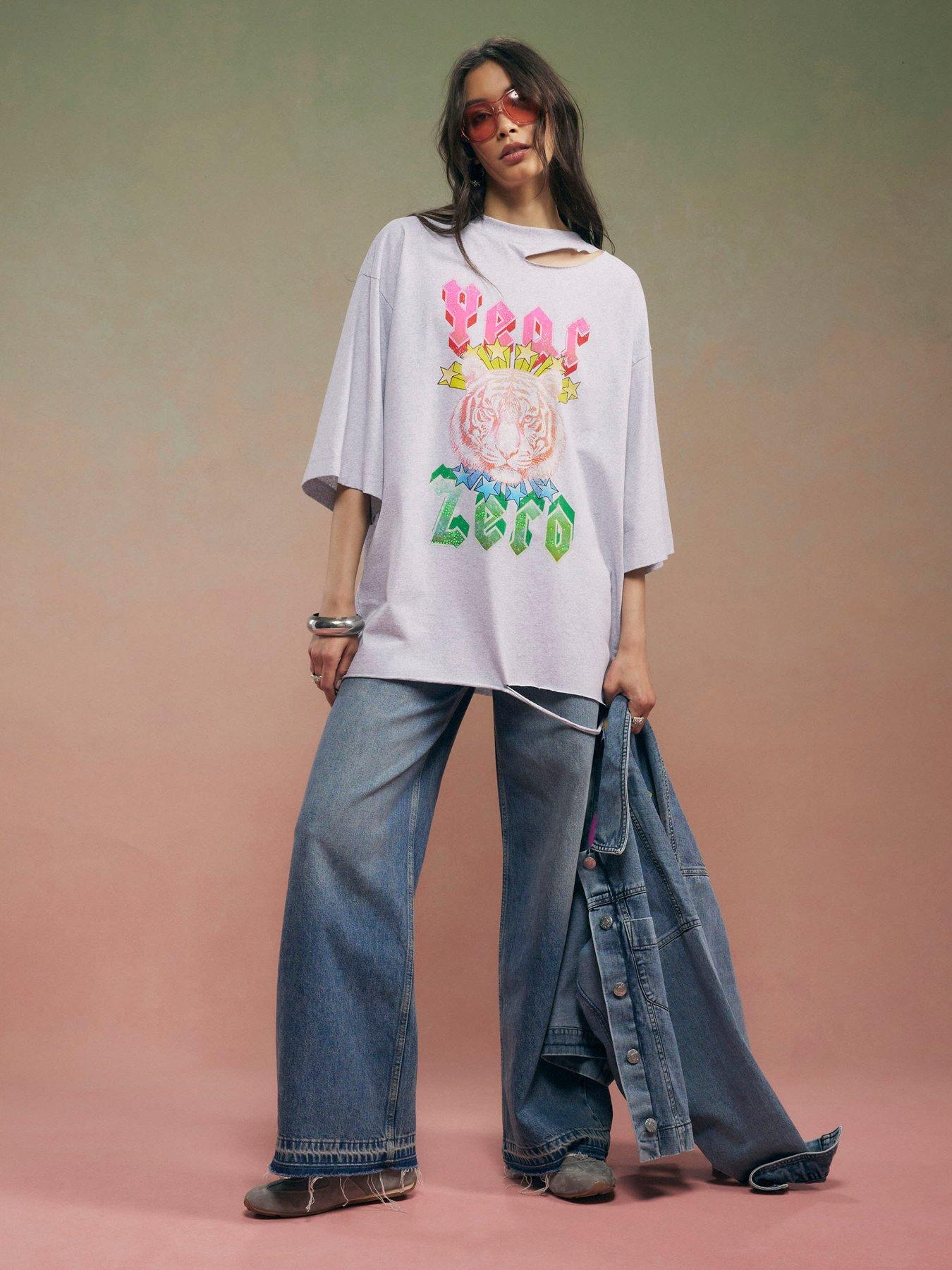 Image 3 of 4 of River Island Year Zero Tiger Boyfriend Fit T-shirt - Grey