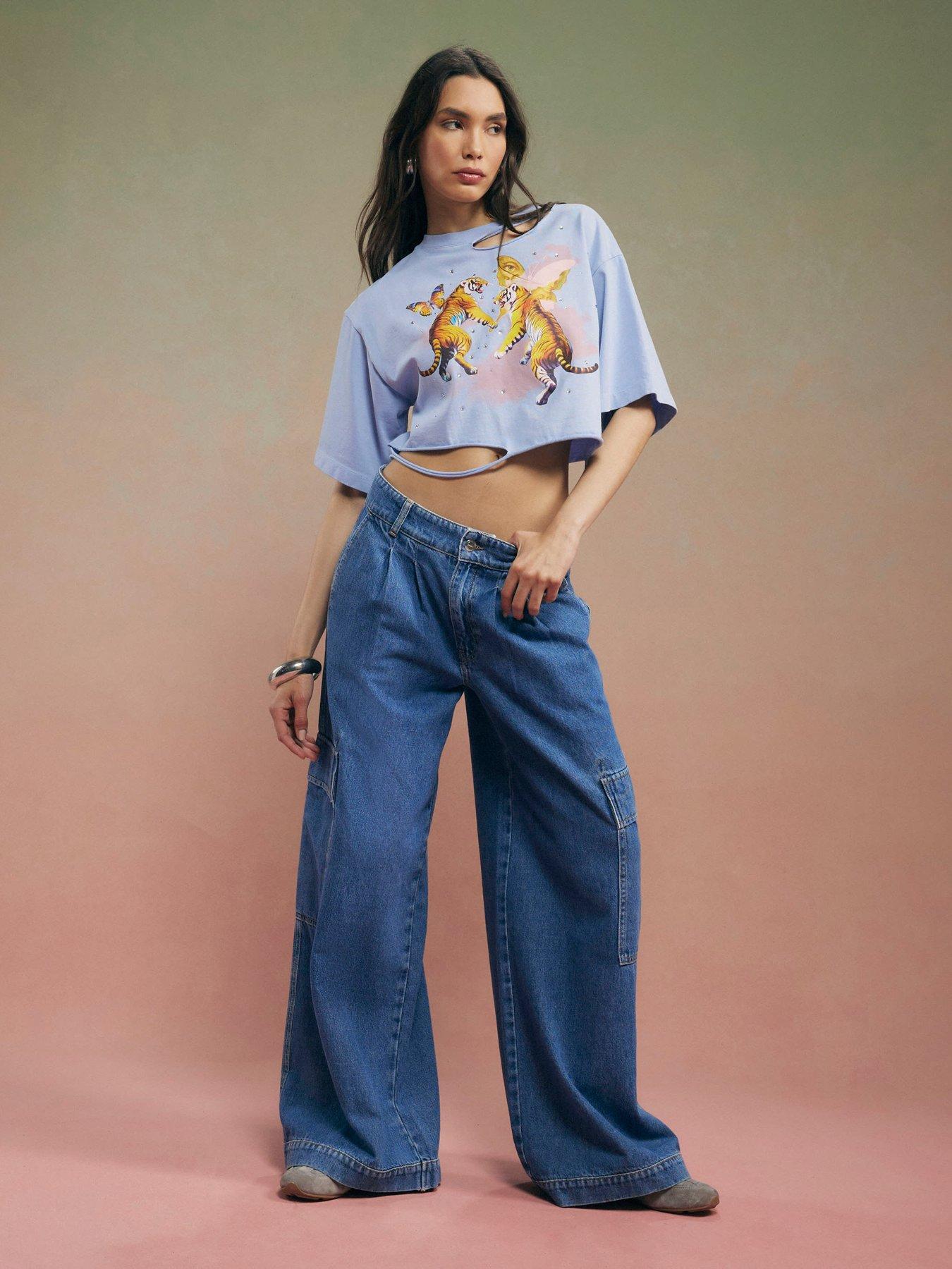 Image 3 of 4 of River Island Year Zero Tiger Graphic Crop T-shirt - Blue
