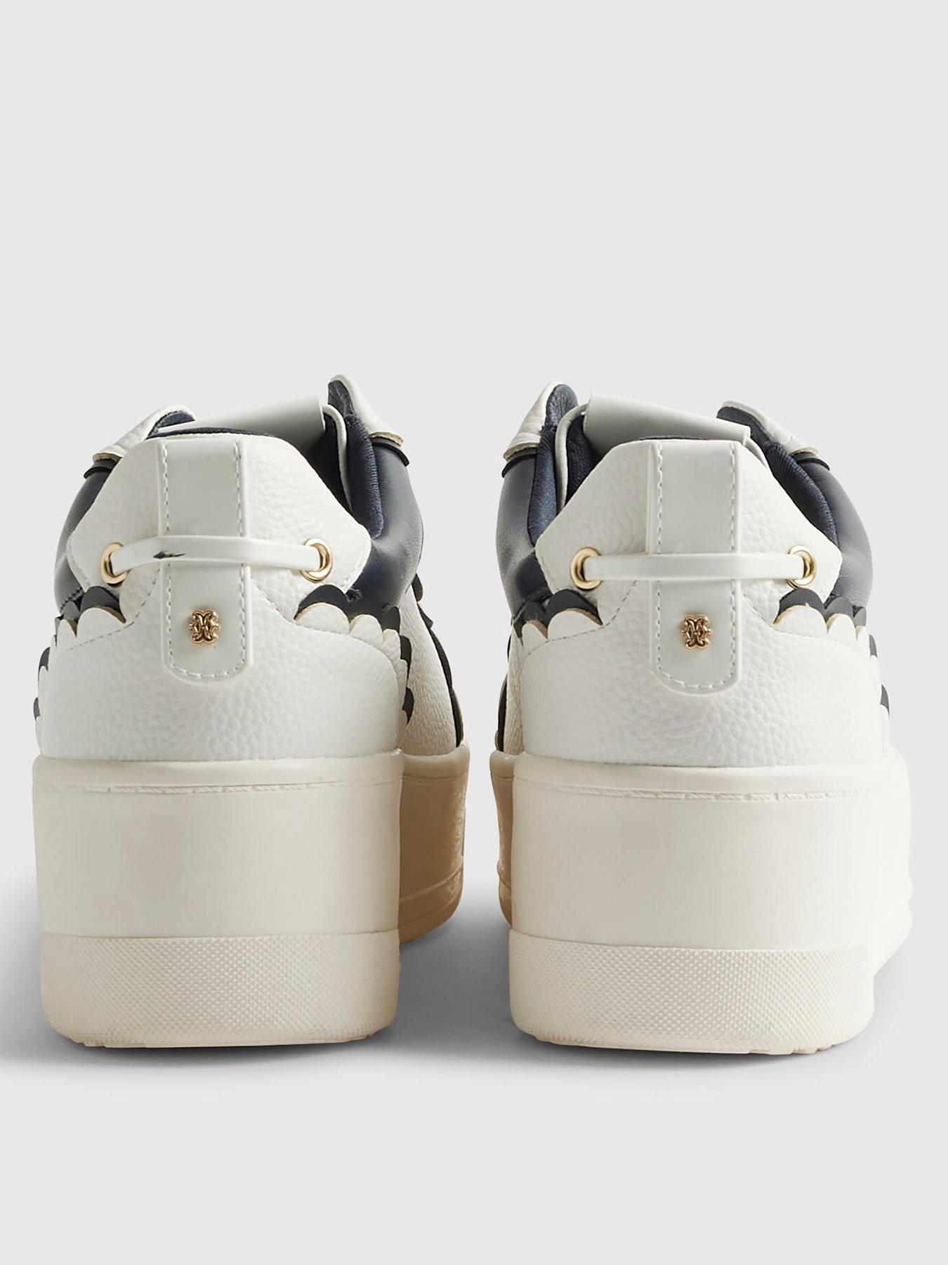 Image 3 of 4 of River Island Scallop Trim Slip On Trainers