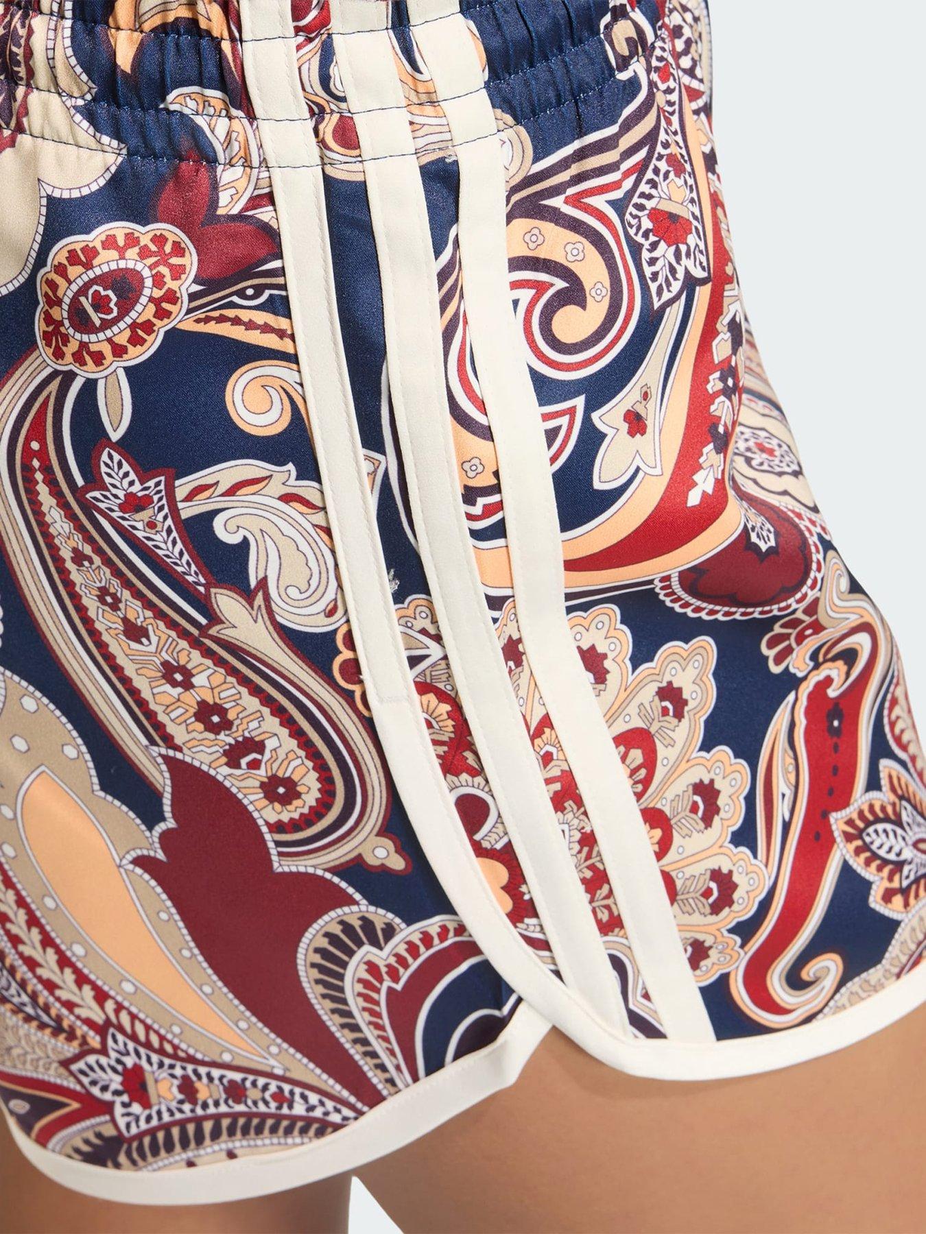 Image 4 of 5 of adidas Originals Adidas Liberty London Sprinter Short