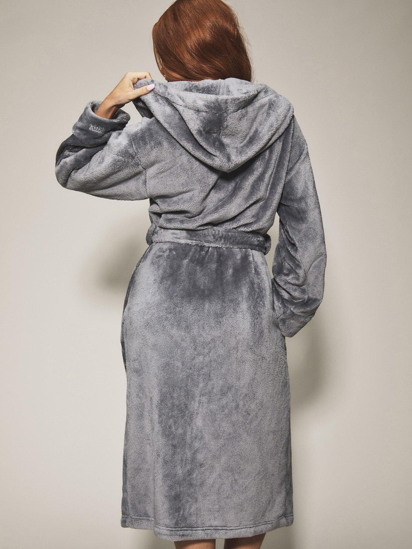 Image 2 of 4 of Knickerbox Knickerbox Rosa Cosy Robe