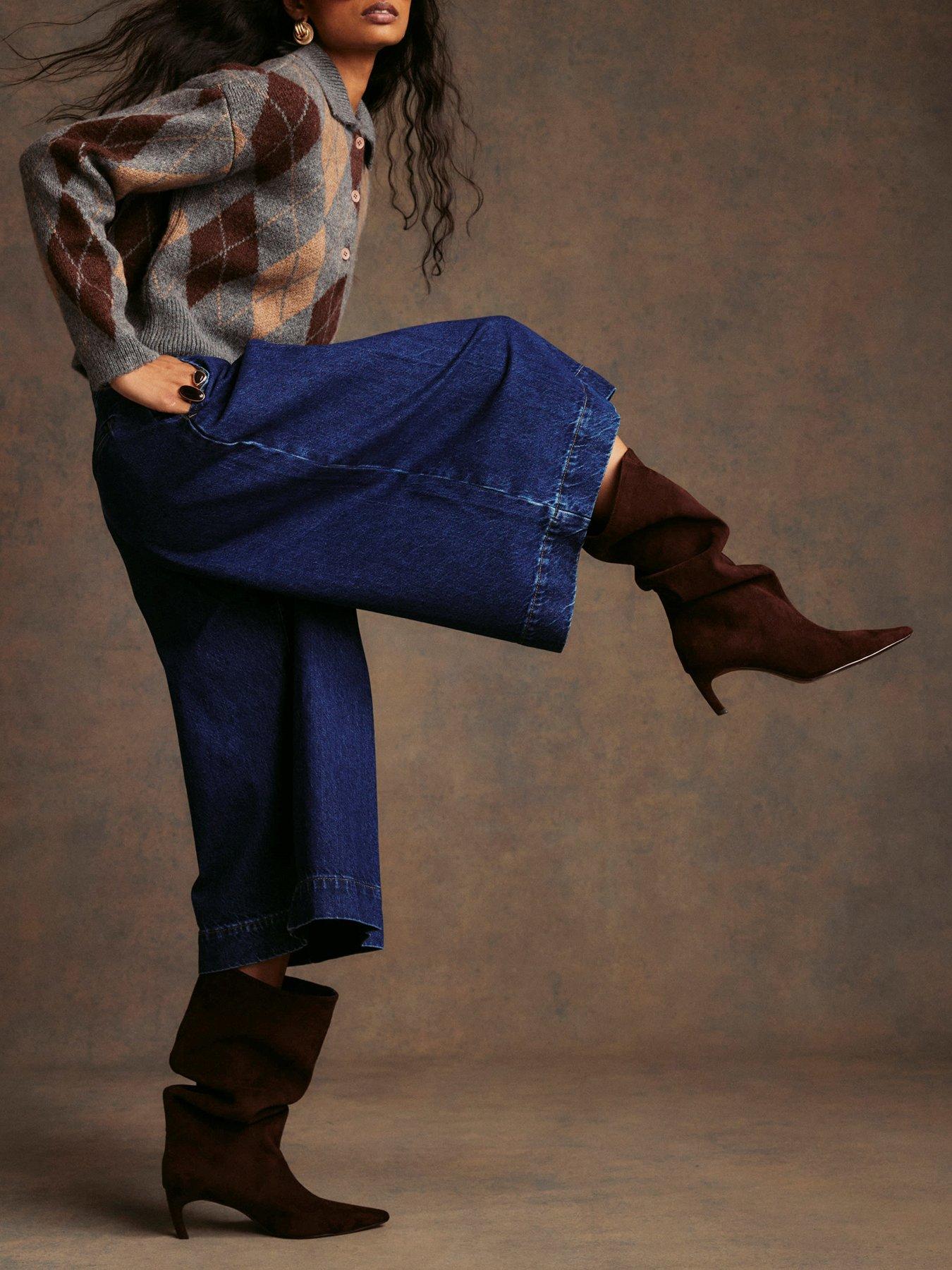 Image 4 of 4 of River Island Mid Rise Cathy Pleat Culotte Jeans - Blue