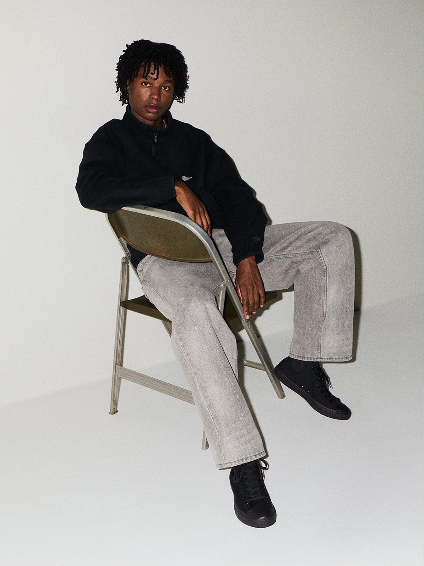 Image 7 of 7 of Converse Unisex Hi Top Trainers - Black/black
