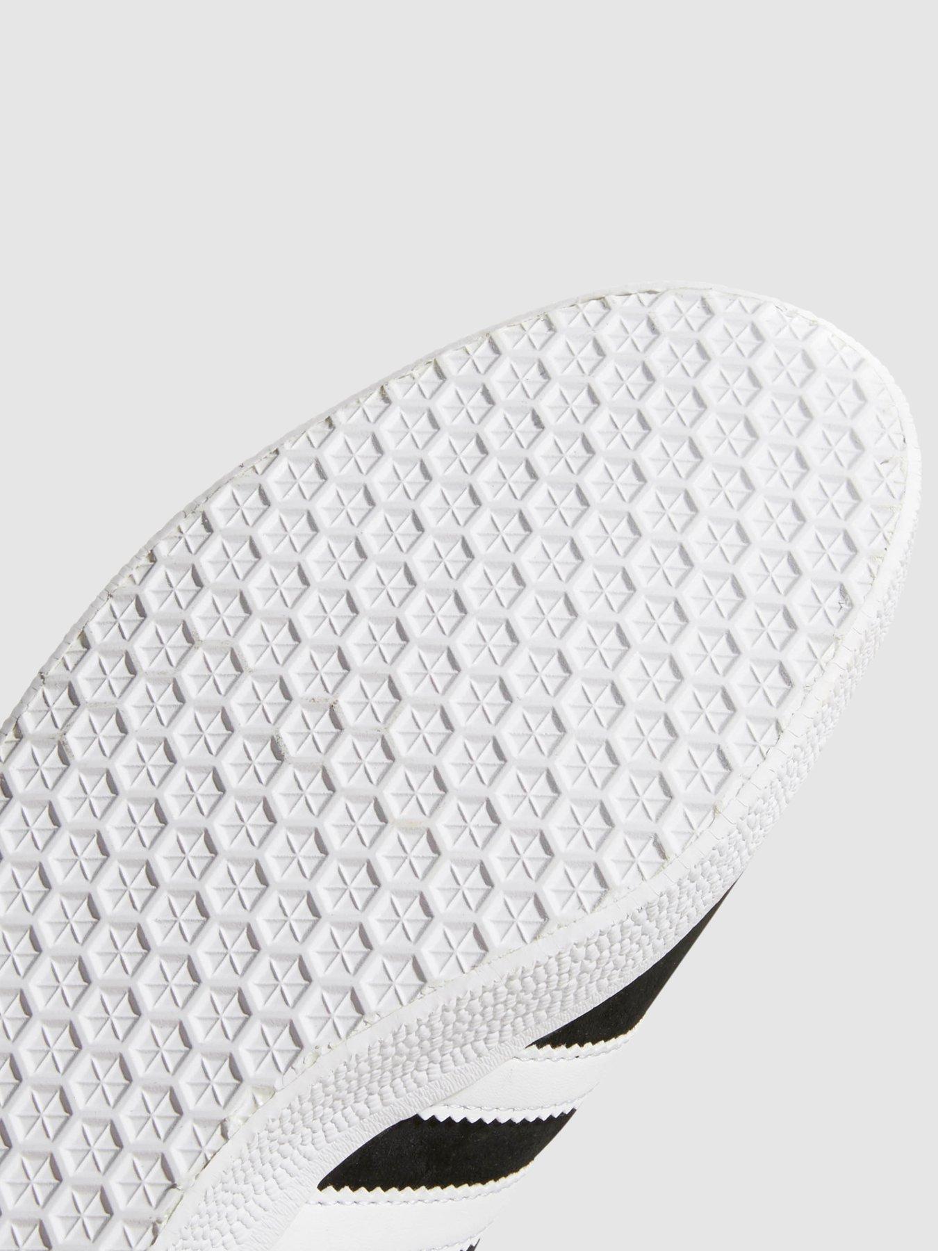 Image 7 of 8 of adidas Originals Gazelle Trainers - Black/White