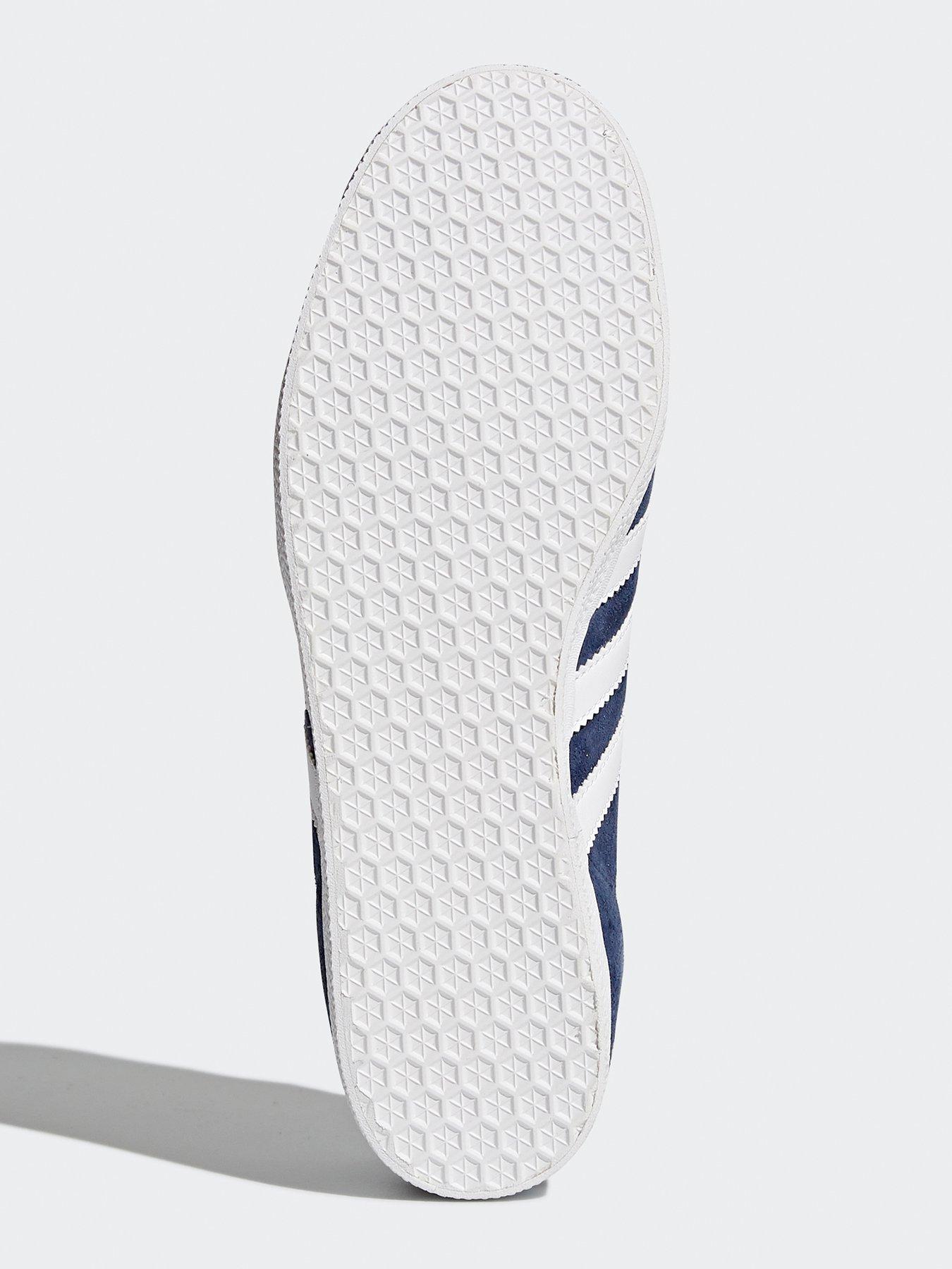 Image 5 of 6 of adidas Originals Gazelle Trainers - Navy