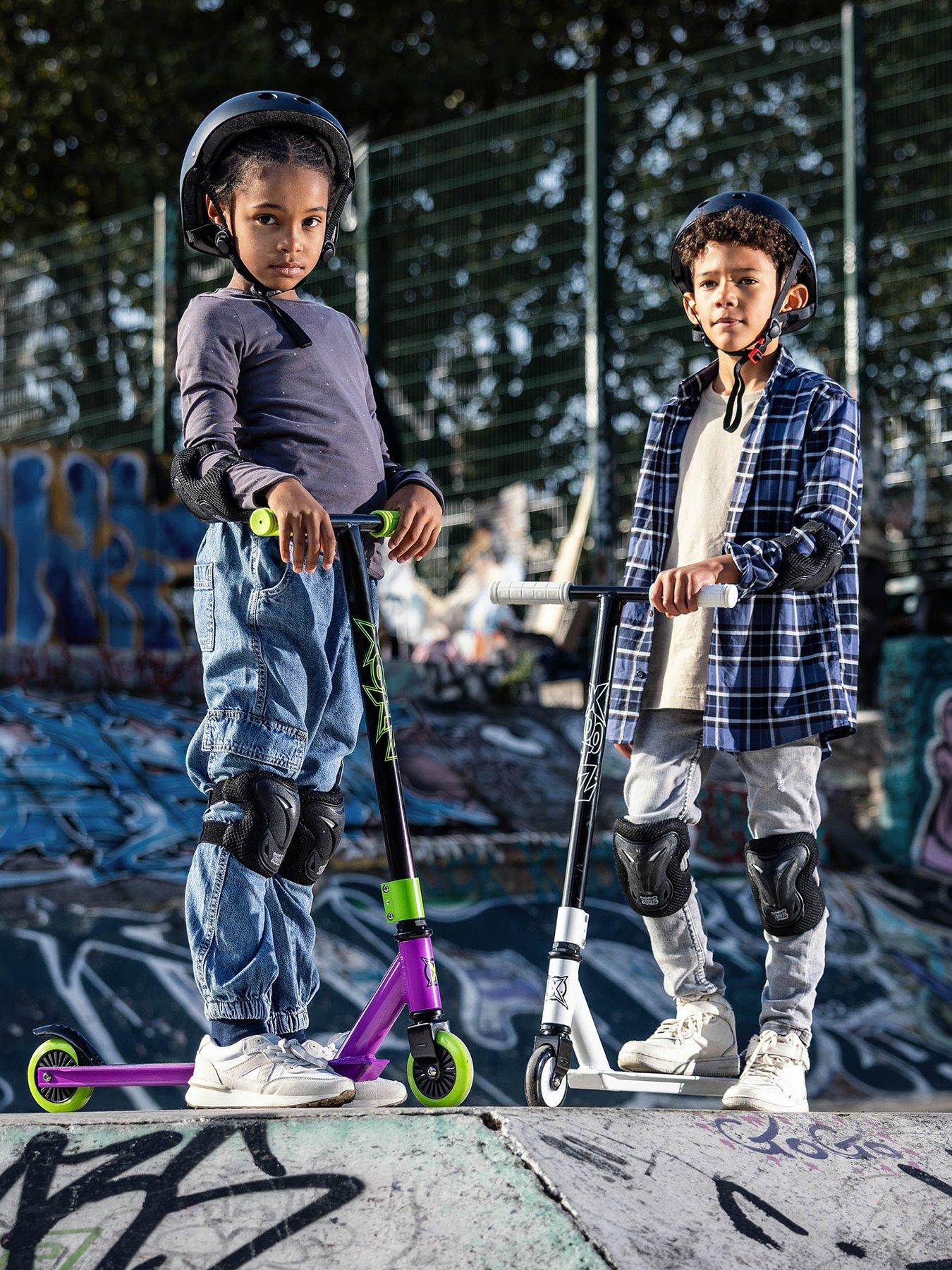 XOOTZ Toxic T-Bar Stunt Scooter Purple  &  Green