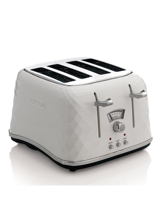 front image of delonghi-brillante-4-slice-toaster-ctj4003w-white