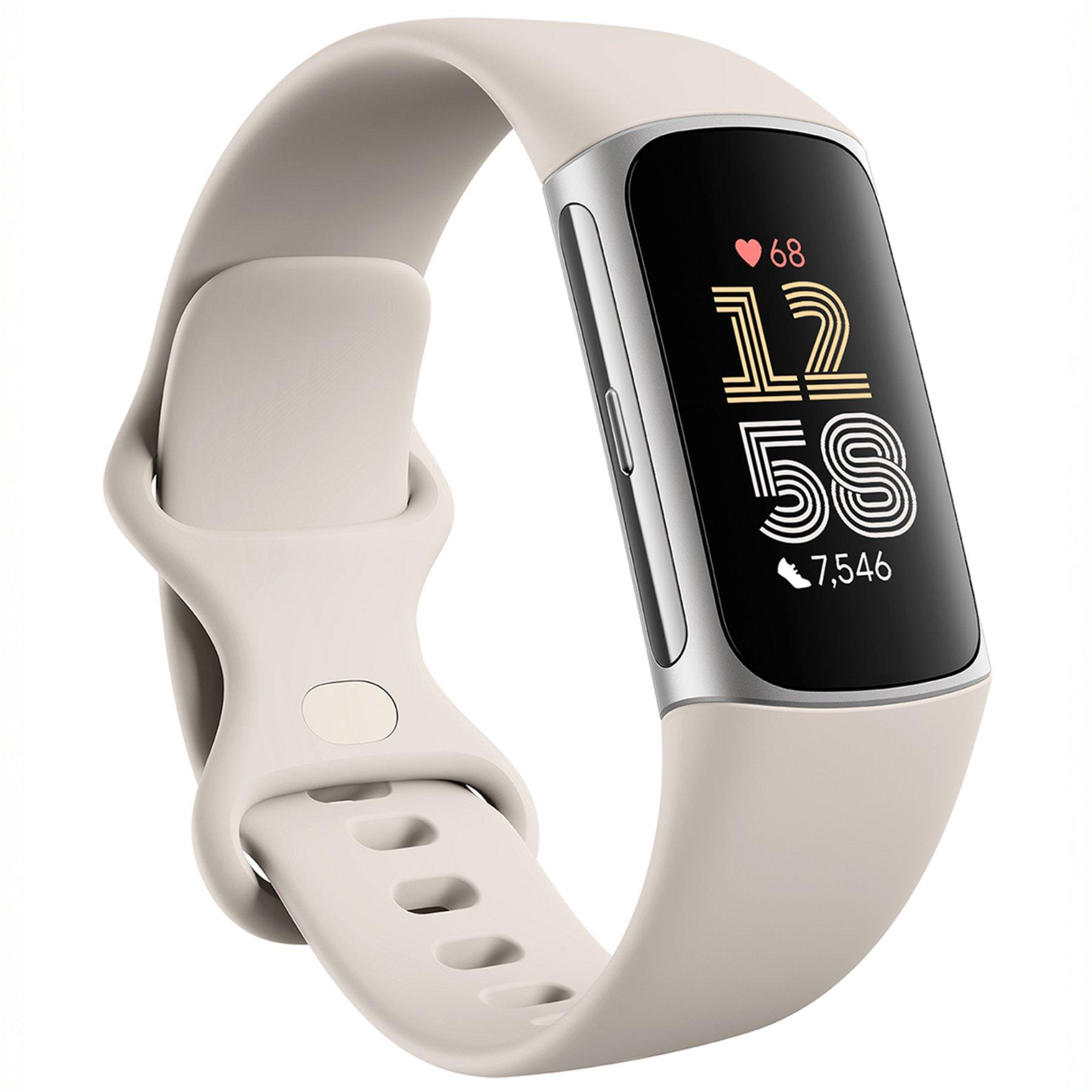 Image of the fitness watch Fitbit Charge 6 with a cream strap with the time displayed on the screen