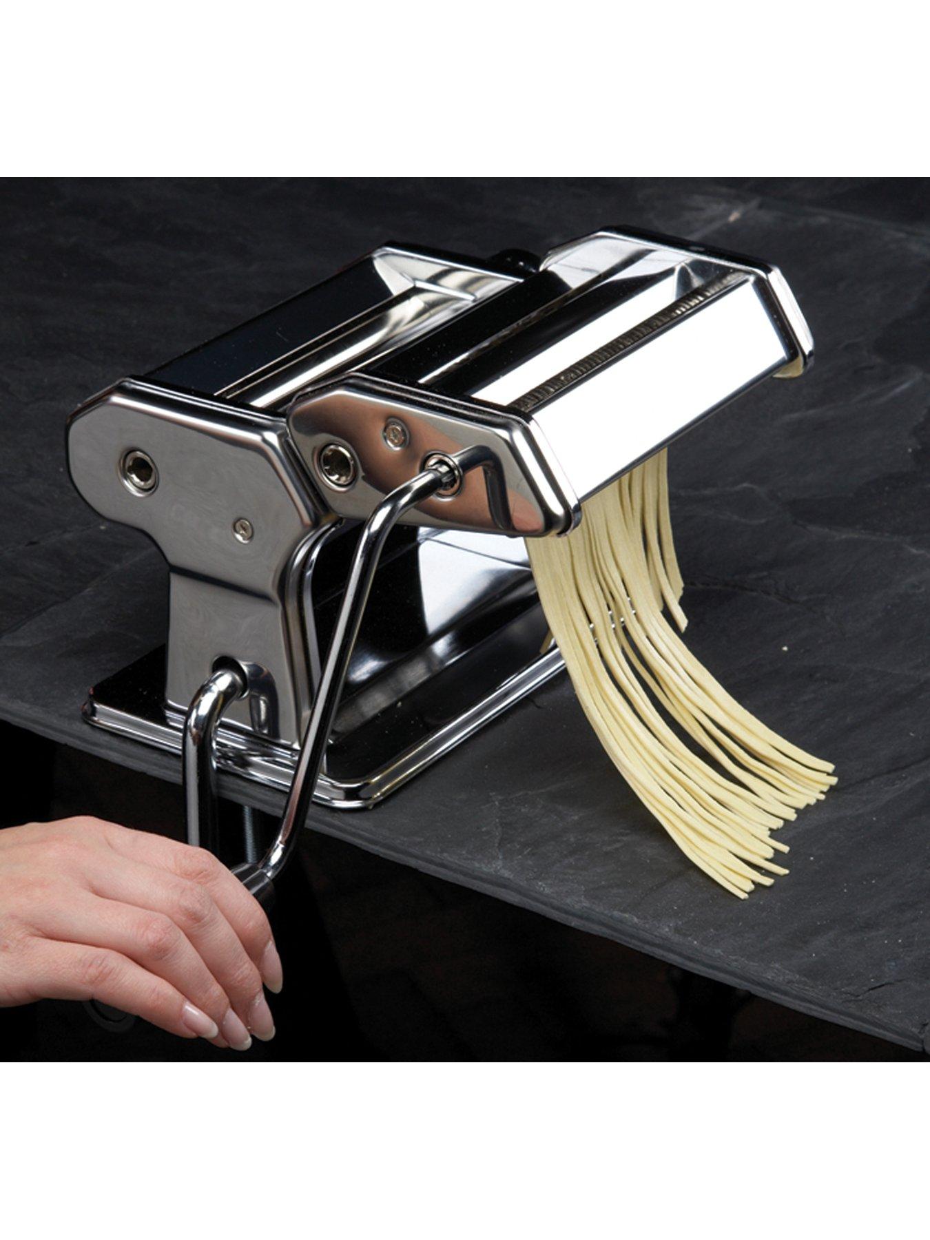 Image 4 of 5 of KitchenCraft Deluxe Pasta Machine