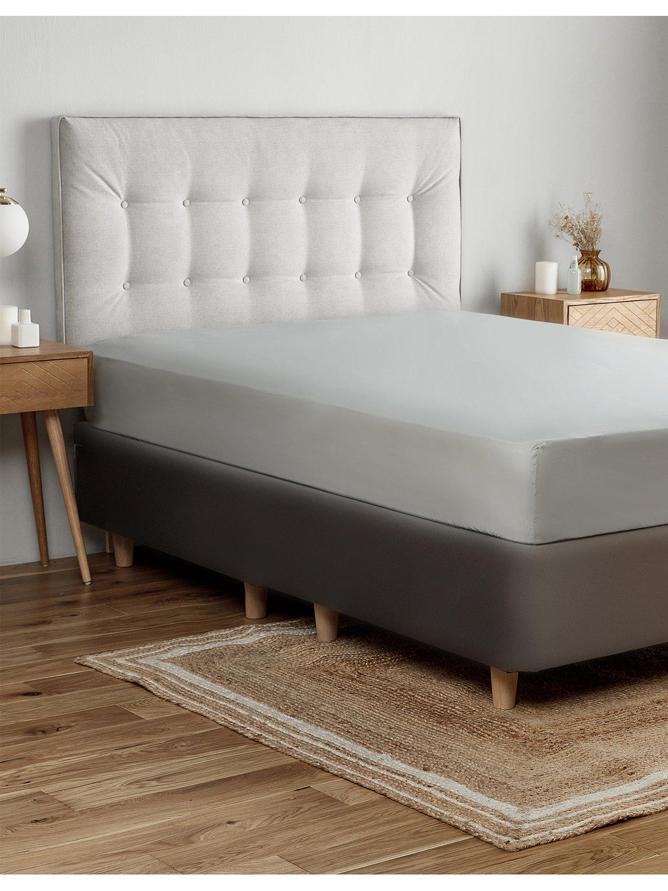 Home & Garden Double 4ft 6in Polyester 25cm fitted sheets Very