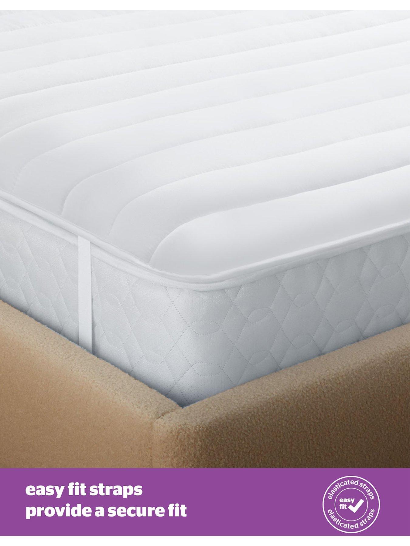 Image 4 of 7 of Silentnight Deep Sleep 13.5 Tog Duvet, Pillow Pair and Mattress Topper Bundle