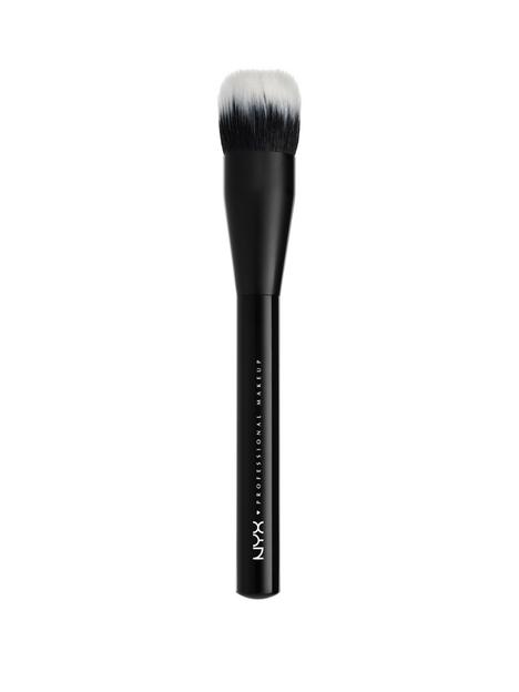 nyx-professional-makeup-pro-brush-dual-fibre-foundation-brush