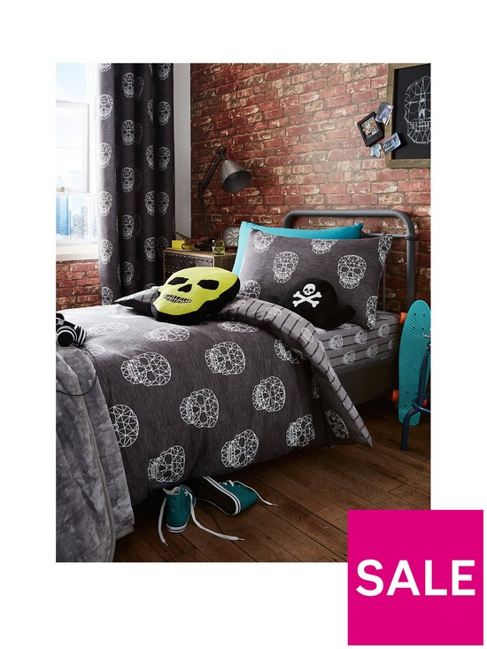 front image of catherine-lansfield-skulls-duvet-cover-set-charcoal-grey