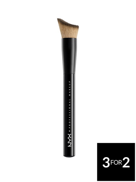nyx-professional-makeup-total-control-foundation-brush