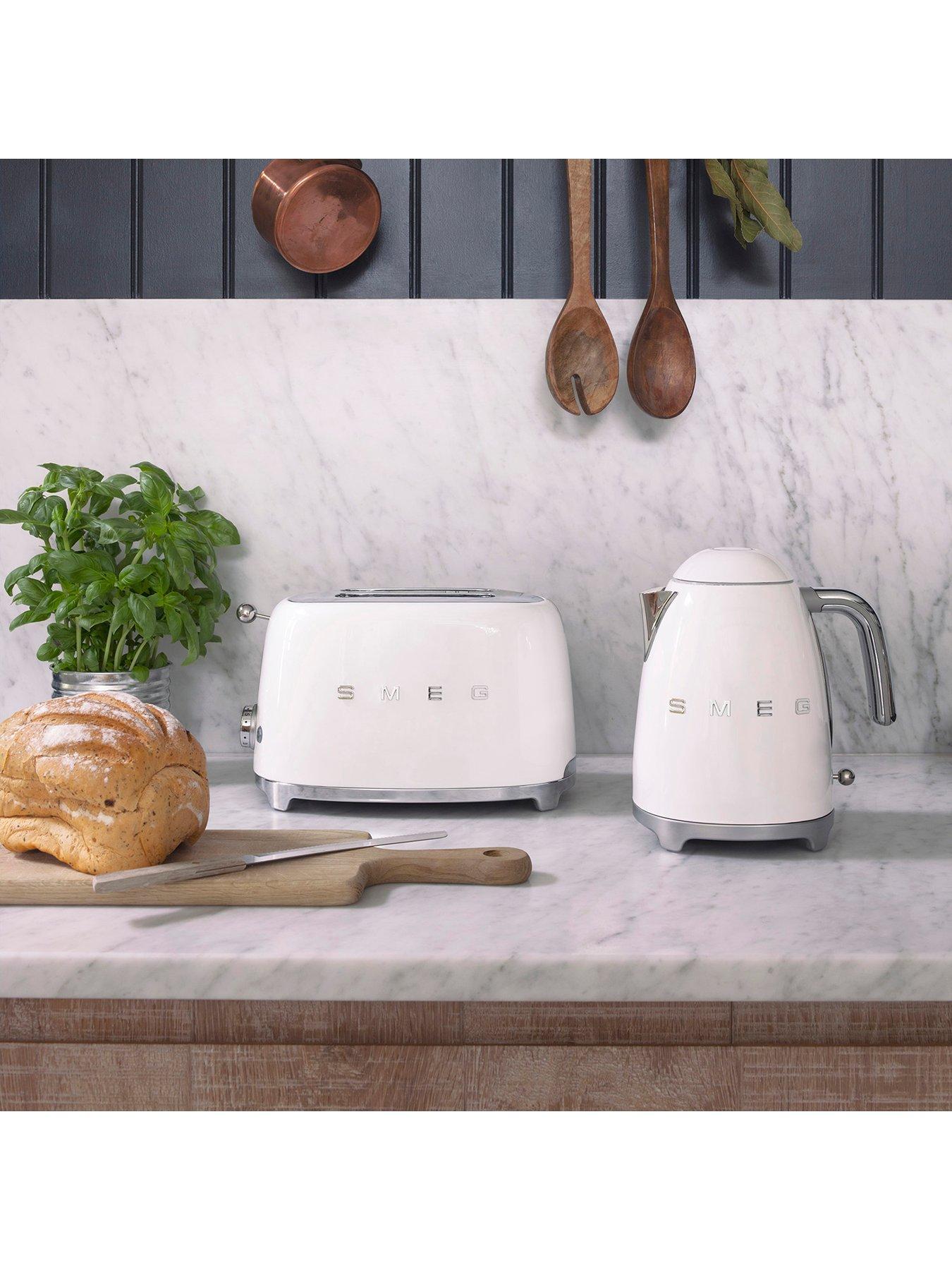 Image 5 of 6 of Smeg KLF03 Retro Style Jug Kettle, 300W, 1.7L - Cream