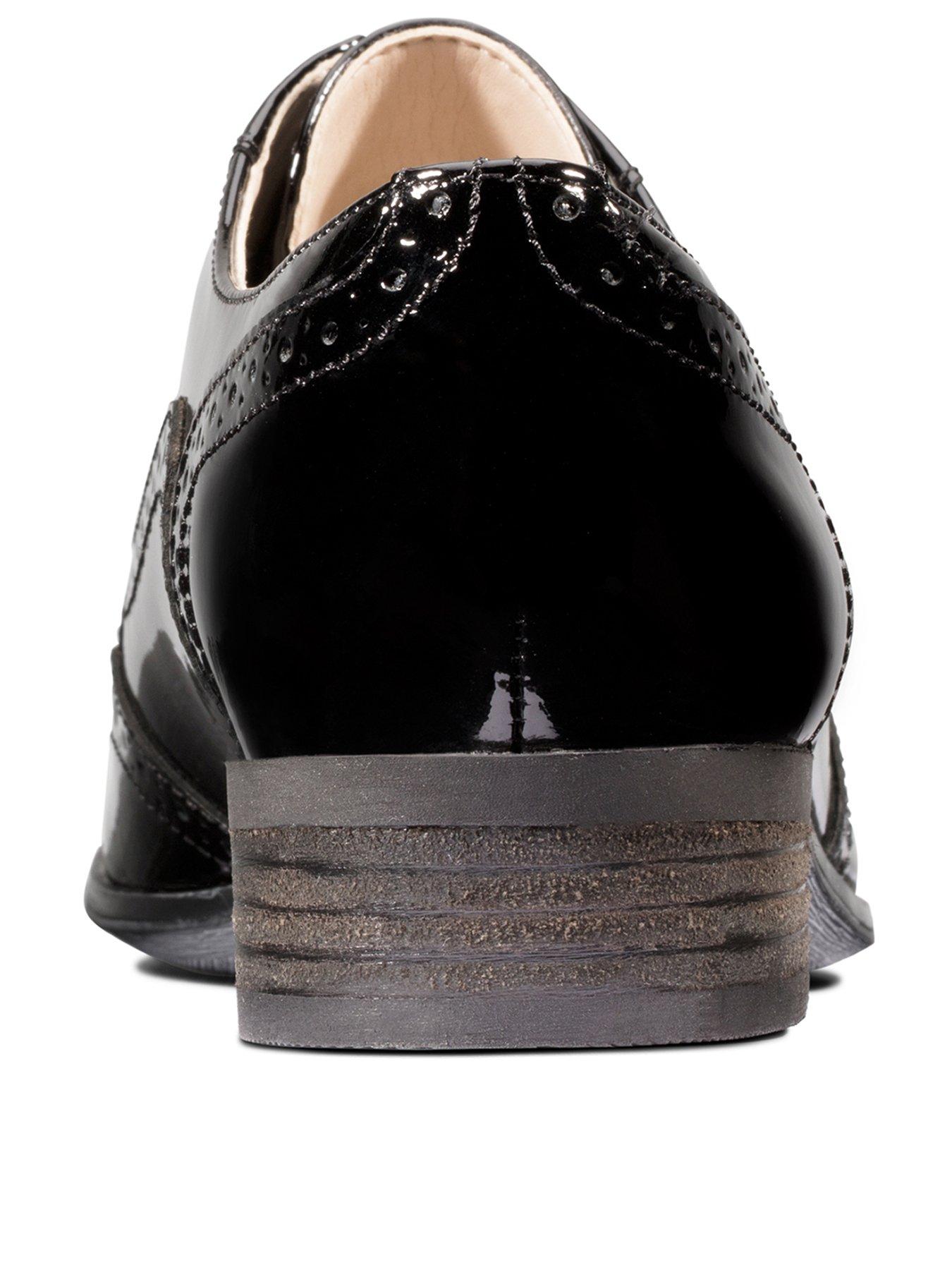 clarks brogues black