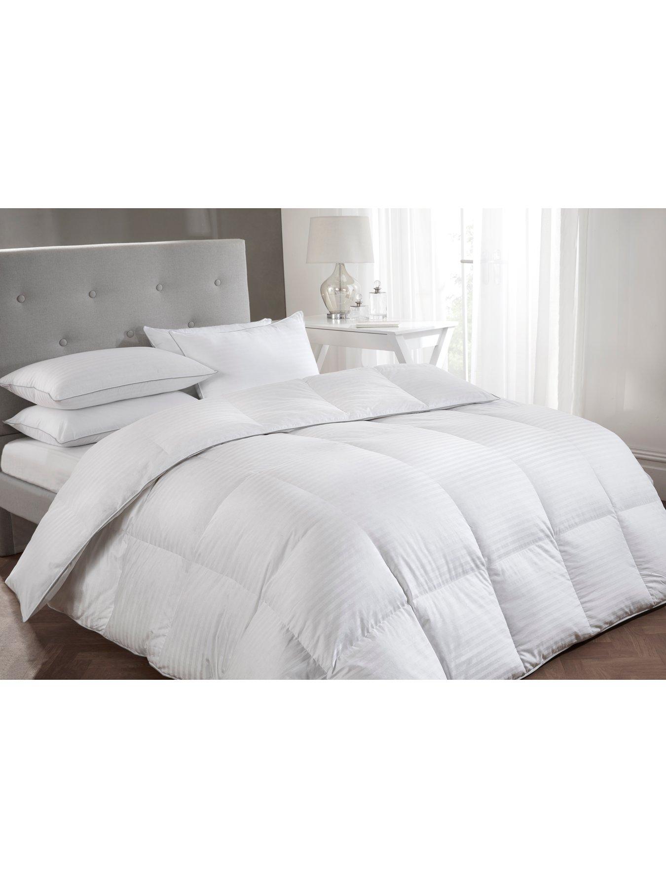 Image 4 of 4 of The Very Collection Ultimate Luxury White Goose Down 13.5 Tog Duvet