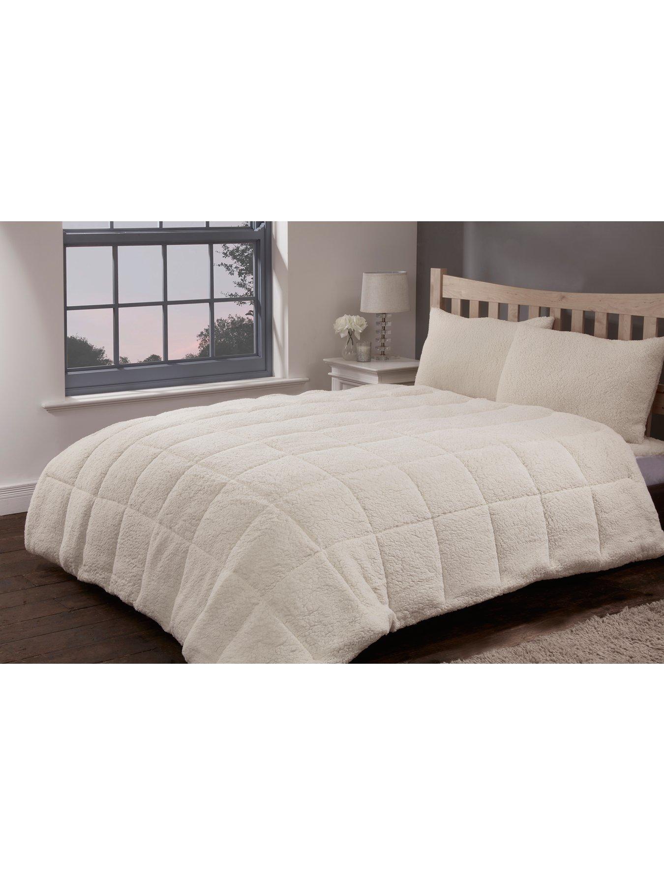 Image 4 of 4 of The Very Collection Super Soft Teddy Fleece 13.5 Tog Duvet