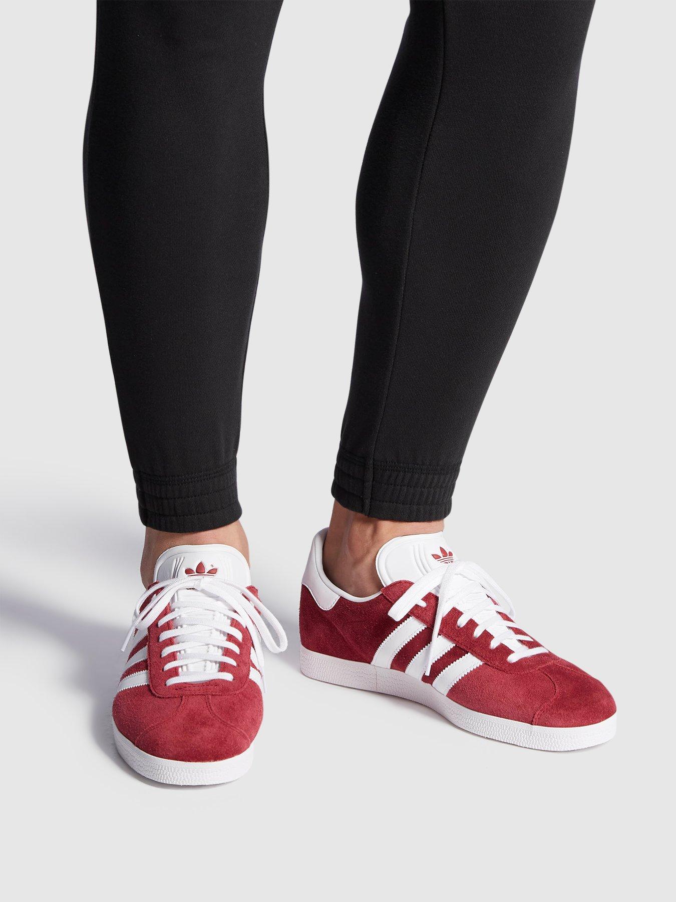 Image 6 of 6 of adidas Originals Gazelle Trainers - Burgundy