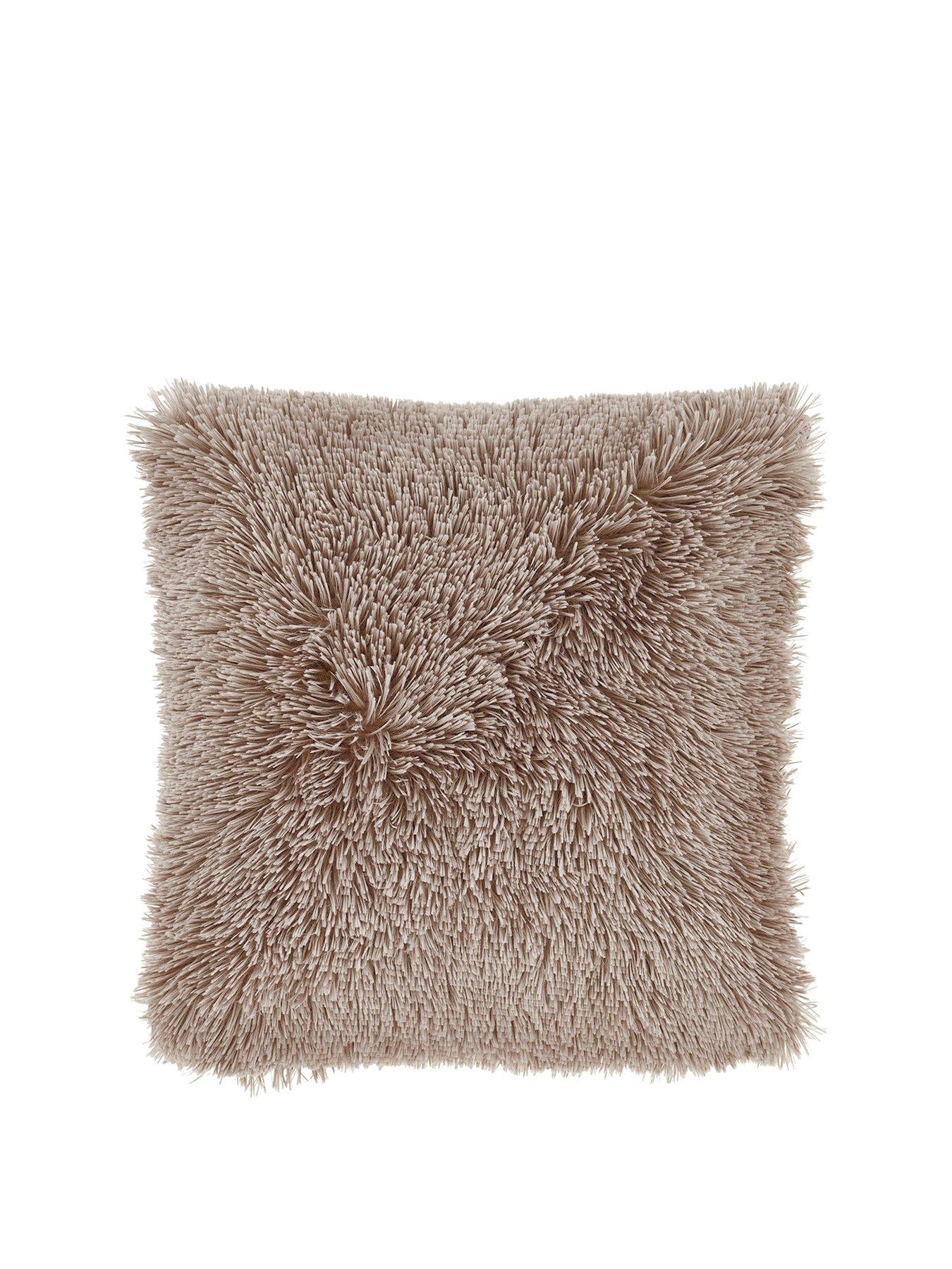 Catherine Lansfield Cuddly Cushion