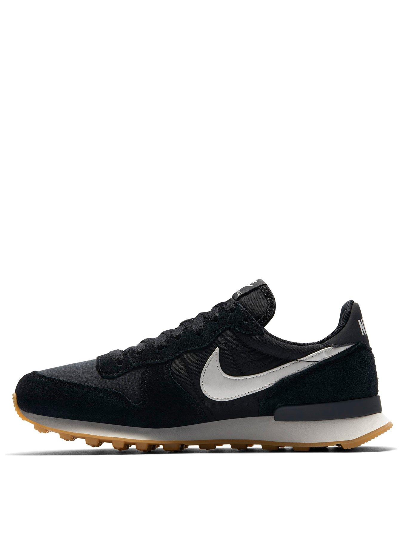 nike internationalist mens black and white