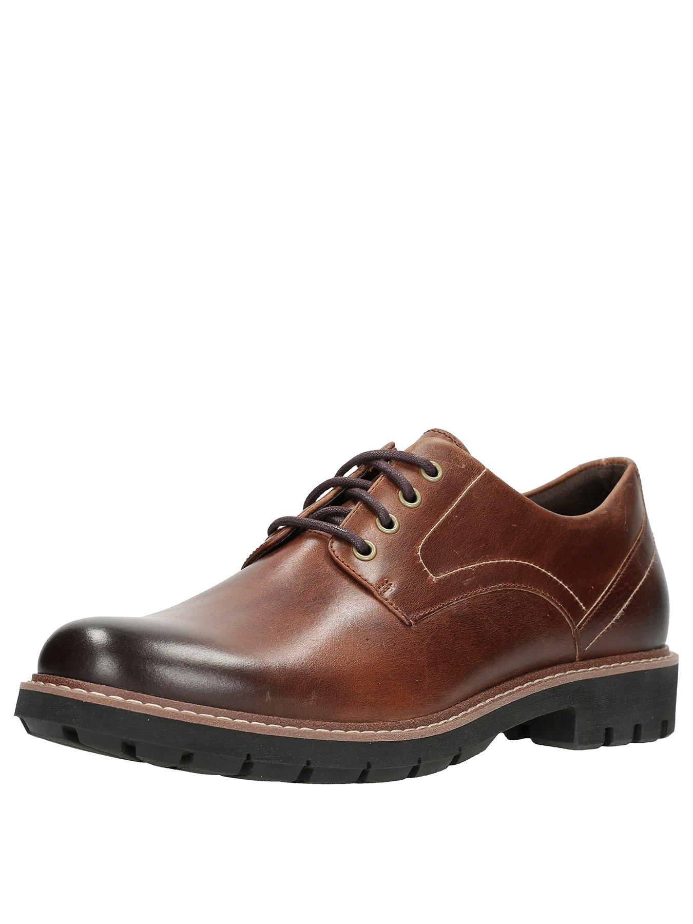 clarks men's lace up shoes