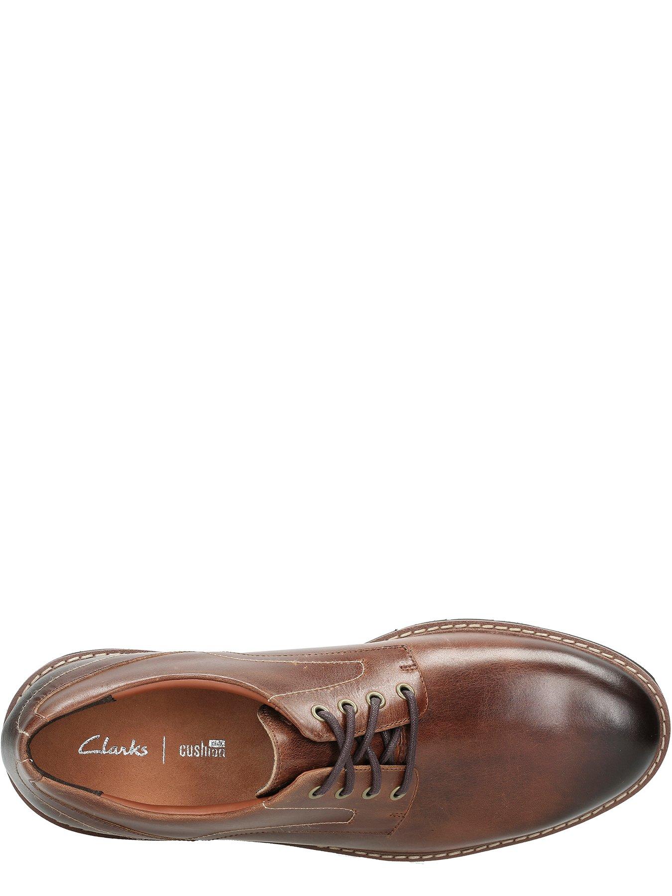 clarks batcombe hall dark tan