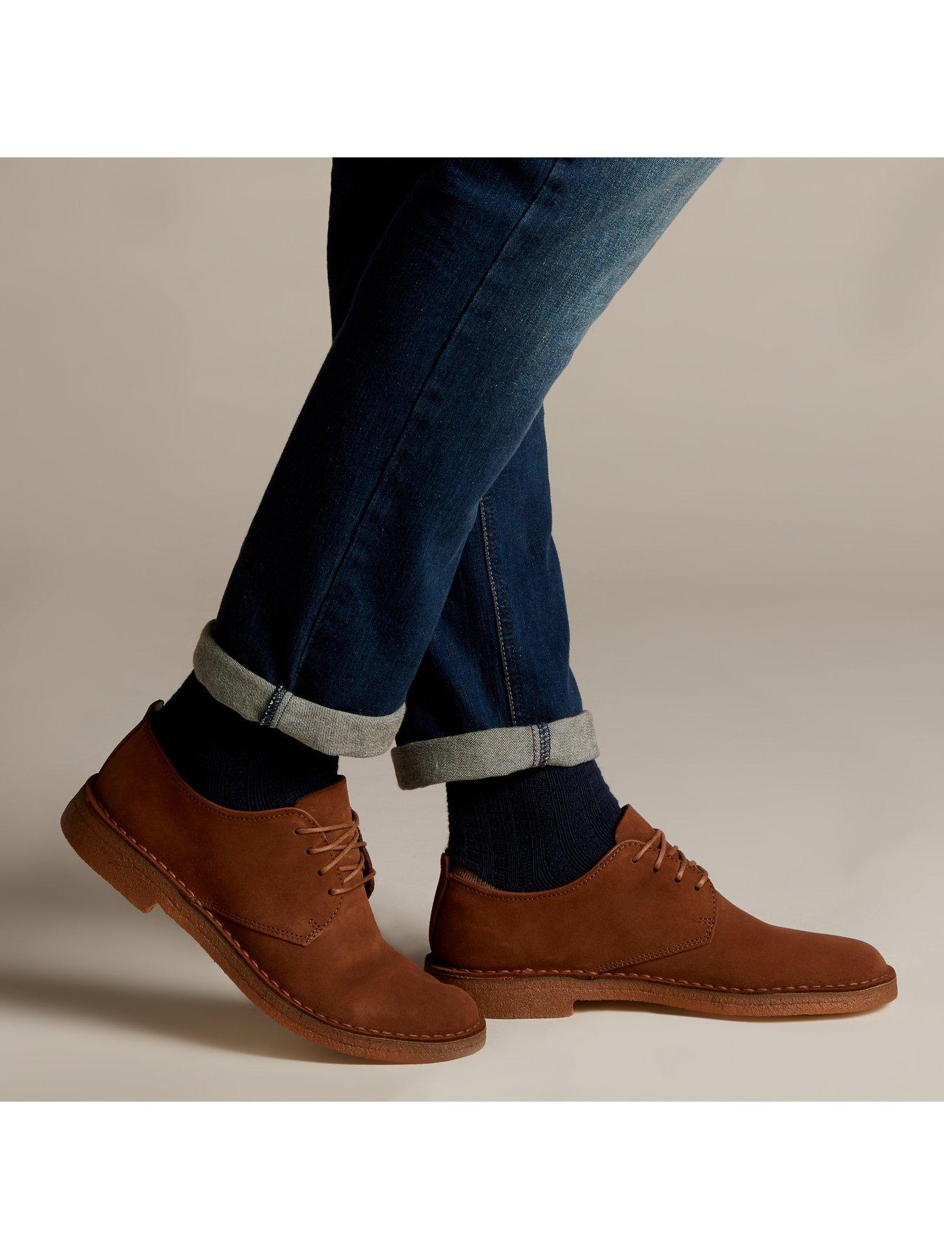 clarks originals desert shoes in cola suede