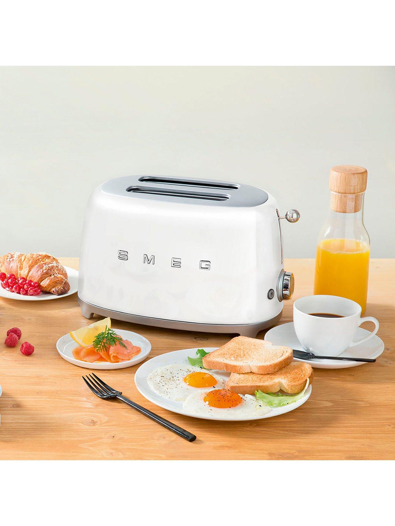 Smeg TSF01WHMEU Two-Slice Toaster - Matt White, Retro Design, 6 Browning Settings, 950W 1 thumbnail image