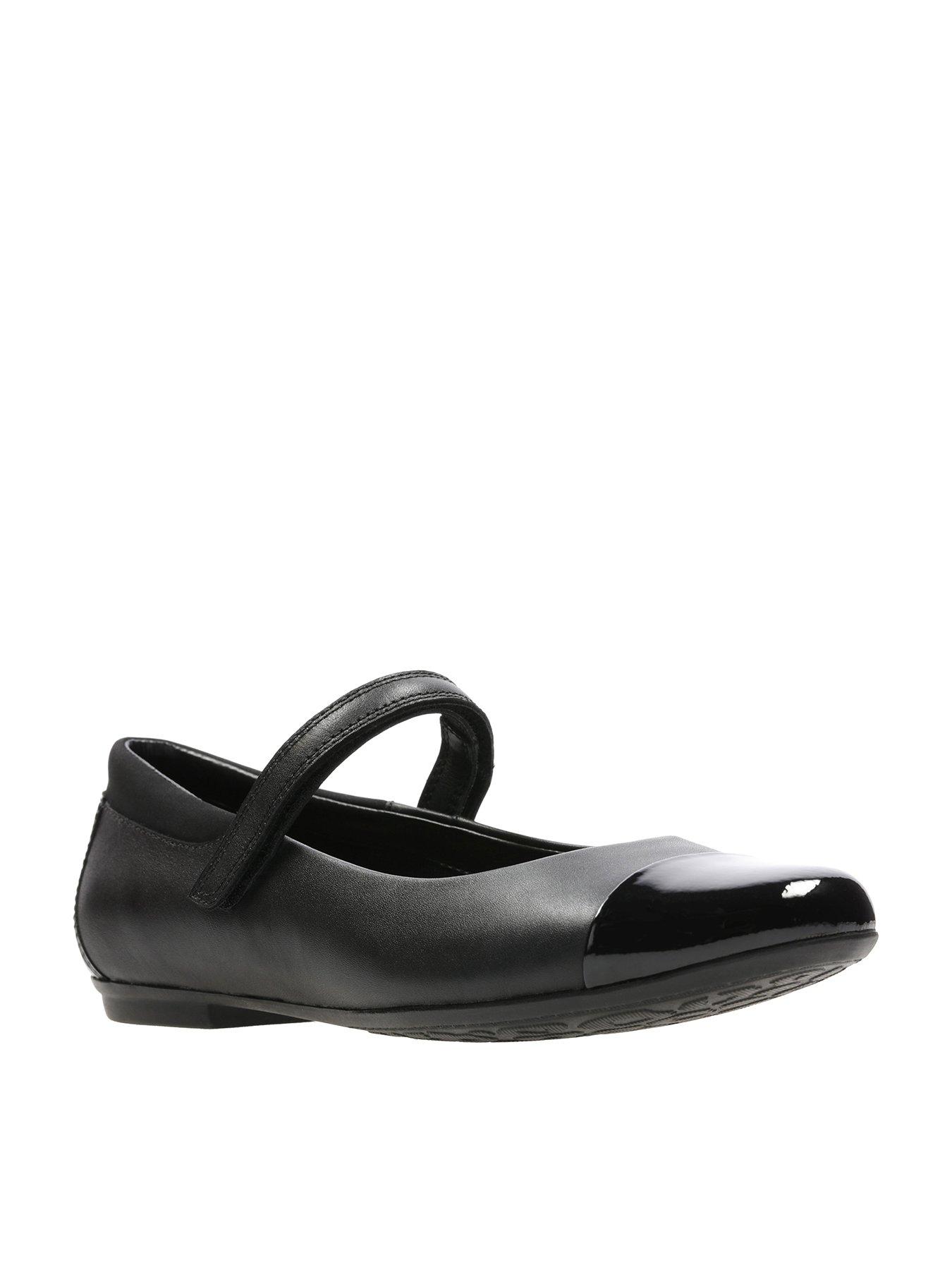 clarks outlet sale uk