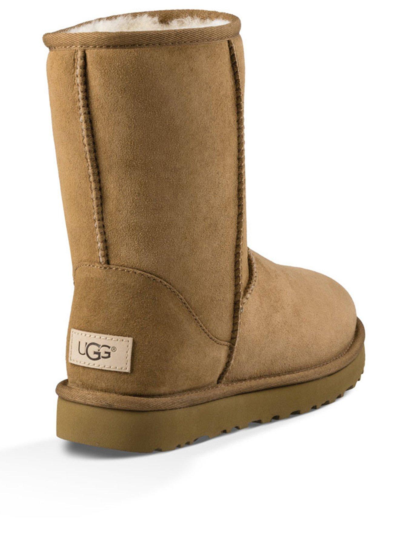 Ugg classic short store ii chestnut boots