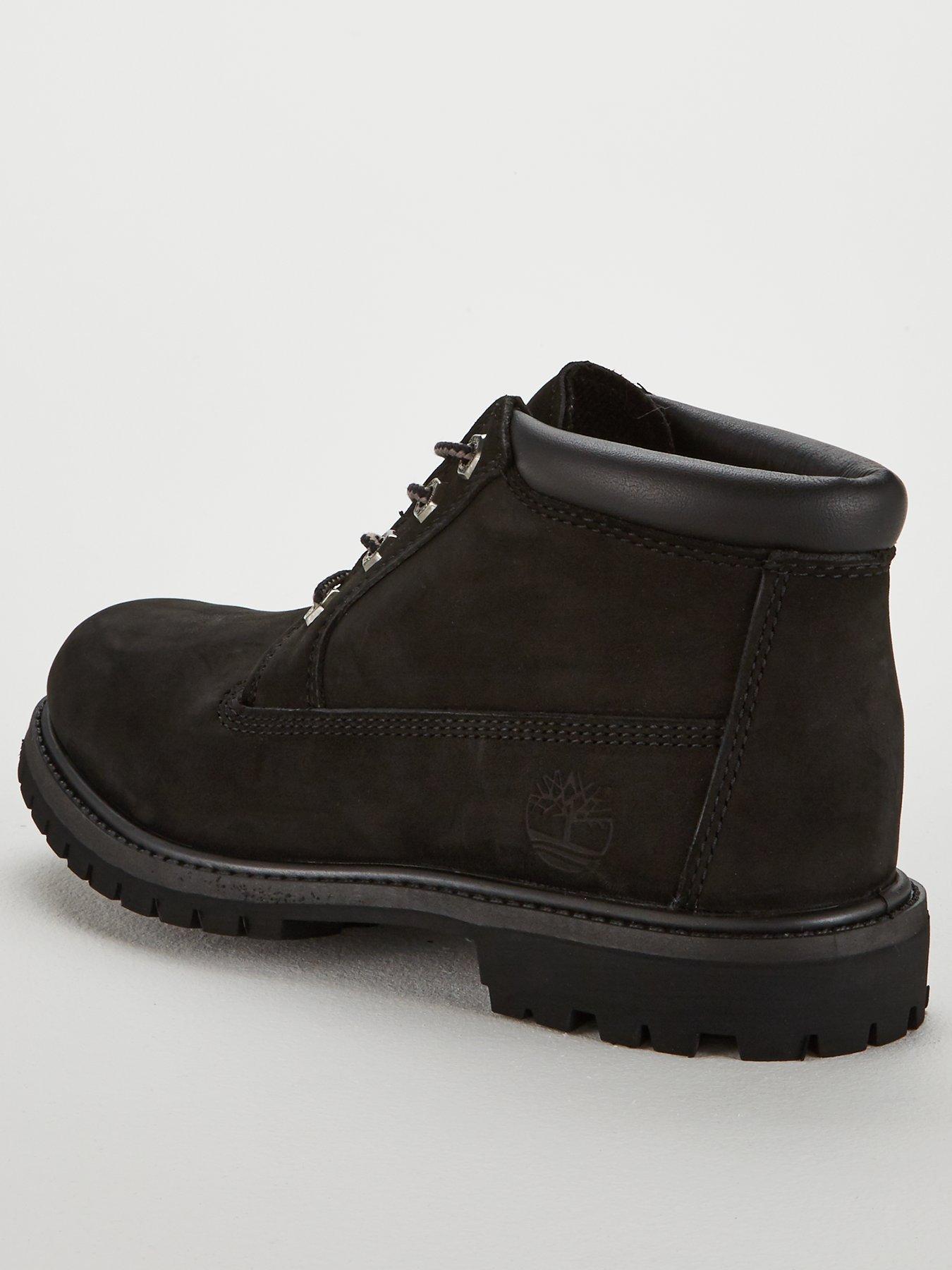 nellie chukka black