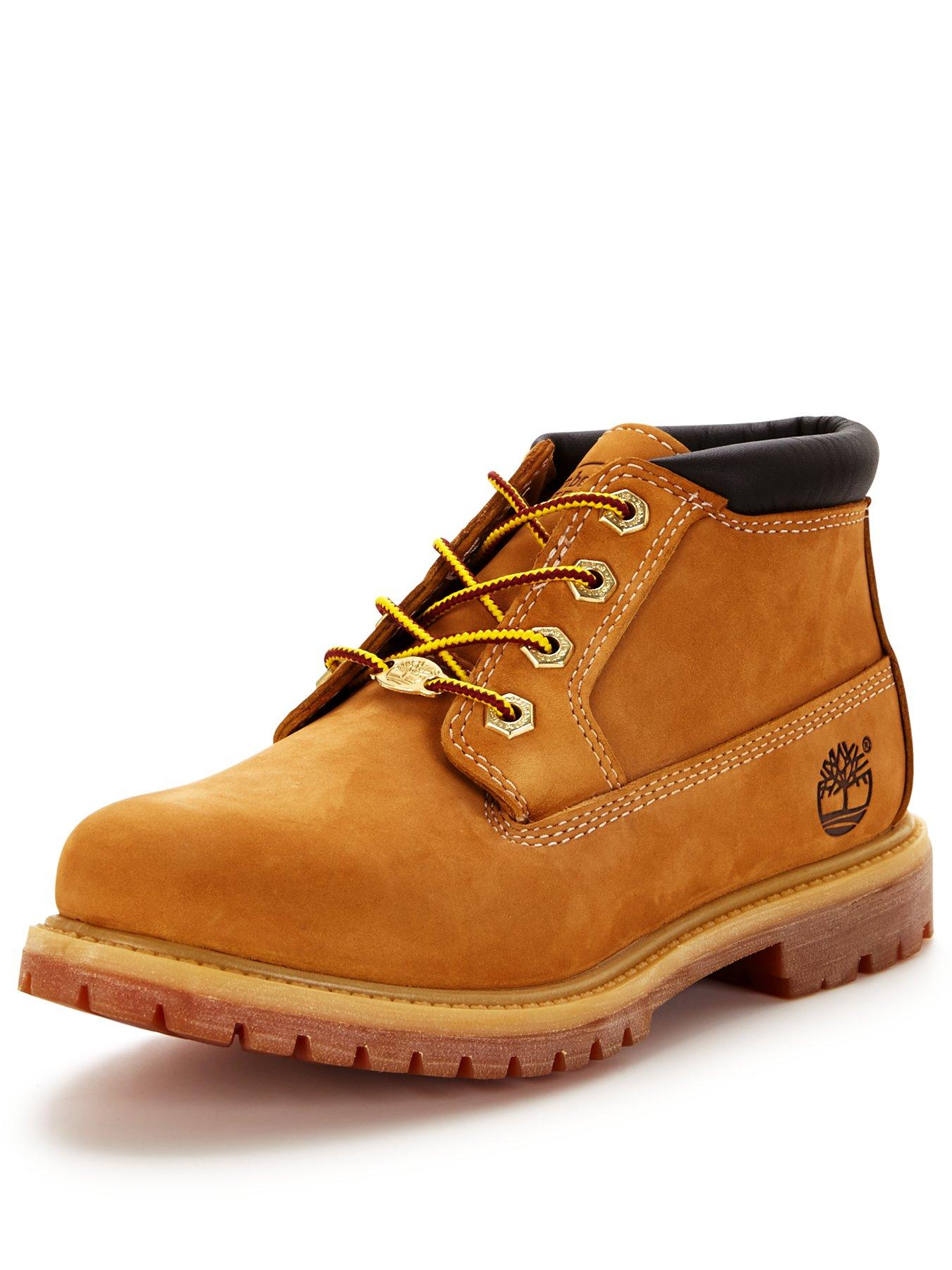 Short timberland shop boots