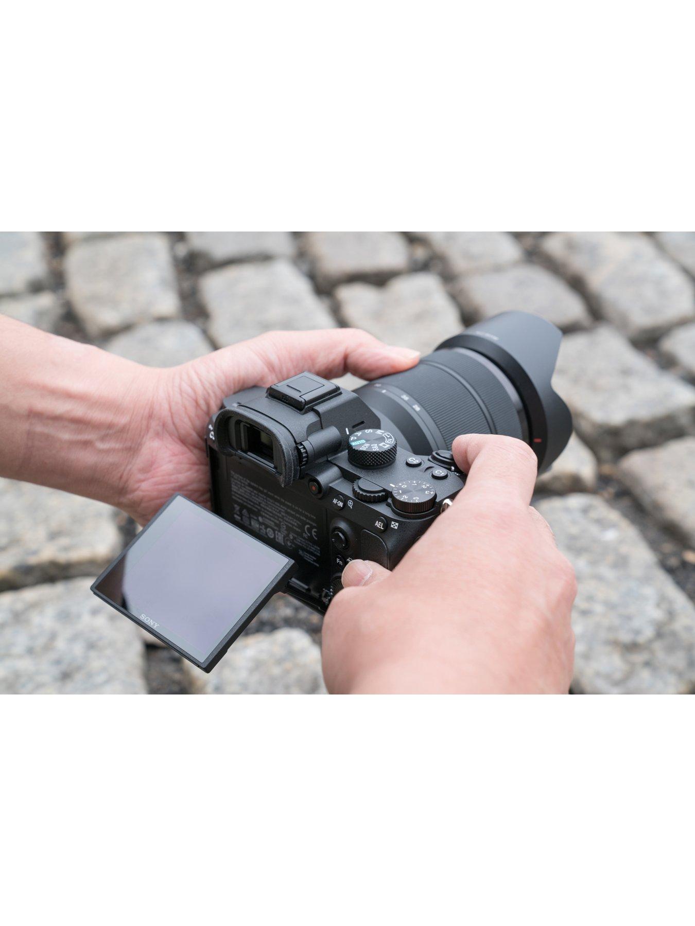 Image 6 of 8 of Sony a7 III Full-frame Mirrorless Camera (Body + 28-70mm&nbsp;Zoom Lens)