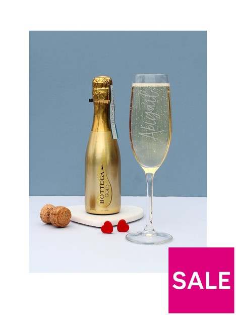 signature-gifts-personalised-champagne-glass-withnbsp200mlnbspbotteganbspprosecco